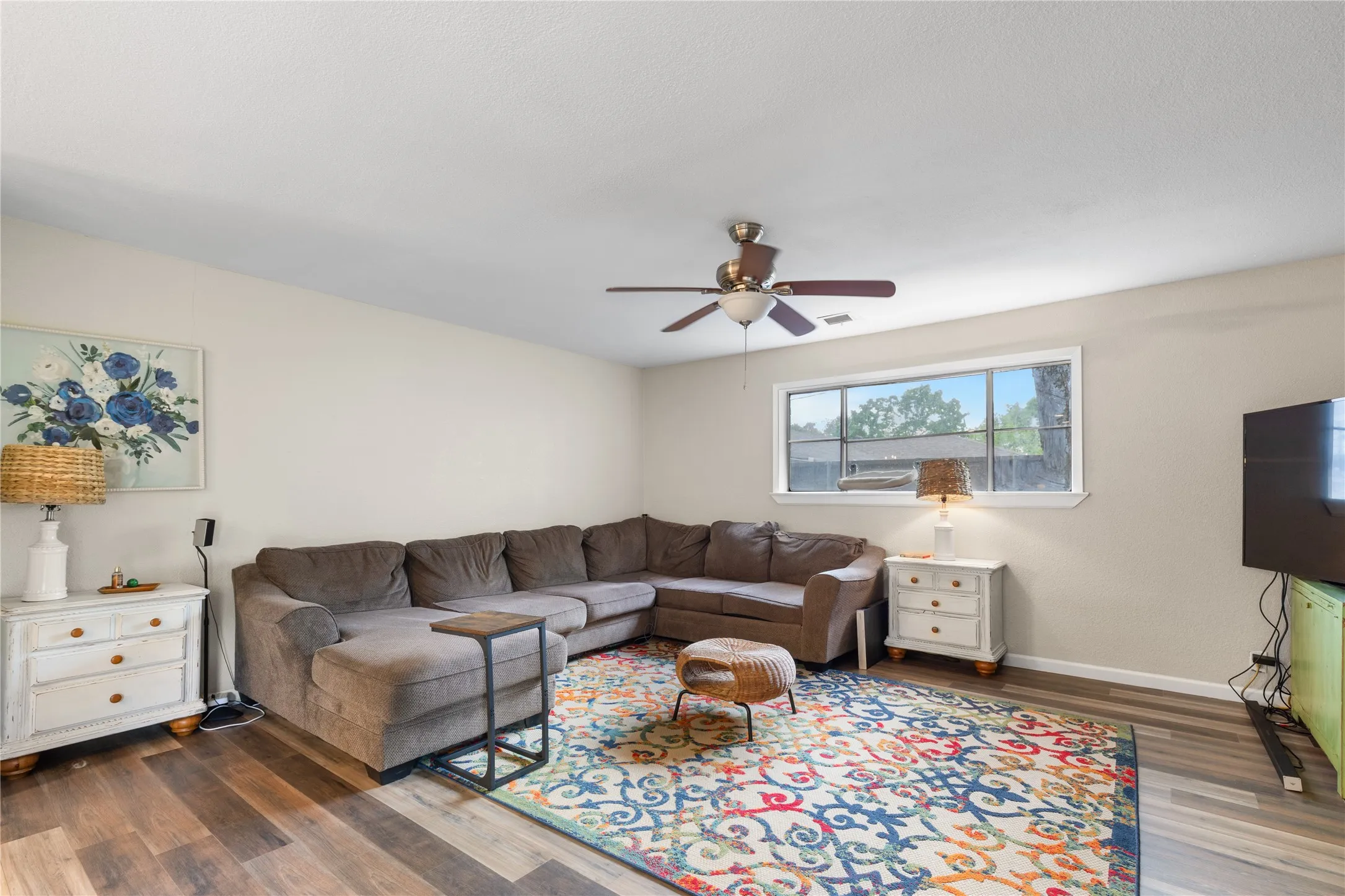 Single Family Residence For Sale in Grayson County , 613 Edwards Drive, Denison, Texas 75020, 4 Bedrooms, 2 Bathrooms, 2 Garage spaces, 2,079 Sqft, built in 1970, Price $275,000, mls#21242956, Real Estate Agent in Denison, Homes For Sale in Grayson county, Homes For Sale in Denison, Realtor in Denison Texas, Real Estate Brokerage Independent Realty Texas, Luminita Cordes Realtor