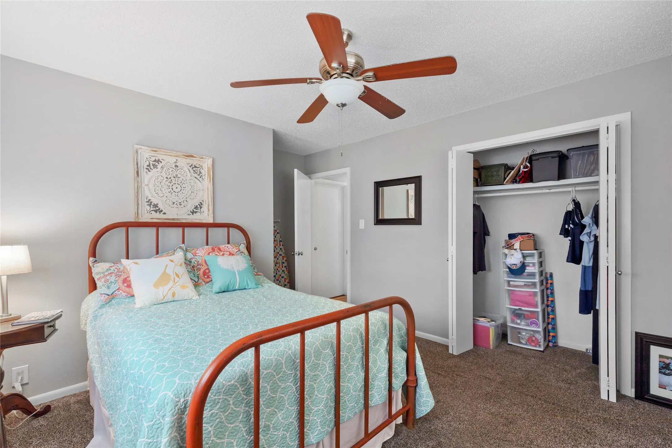 Single Family Residence For Sale in Grayson County , 613 Edwards Drive, Denison, Texas 75020, 4 Bedrooms, 2 Bathrooms, 2 Garage spaces, 2,079 Sqft, built in 1970, Price $275,000, mls#21242956, Real Estate Agent in Denison, Homes For Sale in Grayson county, Homes For Sale in Denison, Realtor in Denison Texas, Real Estate Brokerage Independent Realty Texas, Luminita Cordes Realtor