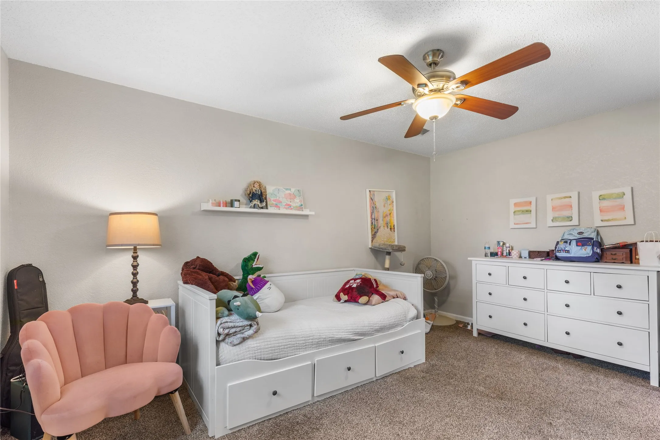 Single Family Residence For Sale in Grayson County , 613 Edwards Drive, Denison, Texas 75020, 4 Bedrooms, 2 Bathrooms, 2 Garage spaces, 2,079 Sqft, built in 1970, Price $275,000, mls#21242956, Real Estate Agent in Denison, Homes For Sale in Grayson county, Homes For Sale in Denison, Realtor in Denison Texas, Real Estate Brokerage Independent Realty Texas, Luminita Cordes Realtor
