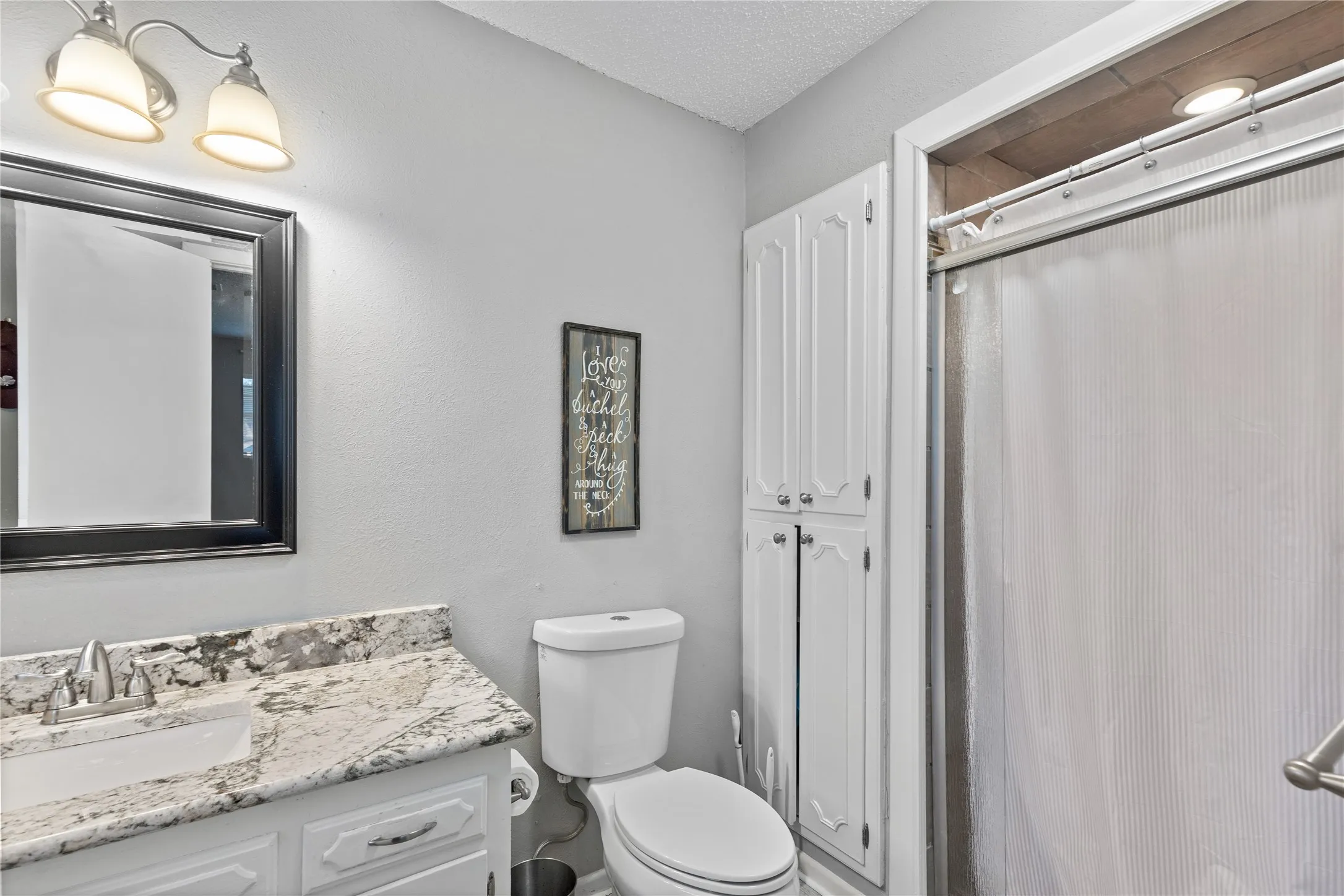 Single Family Residence For Sale in Grayson County , 613 Edwards Drive, Denison, Texas 75020, 4 Bedrooms, 2 Bathrooms, 2 Garage spaces, 2,079 Sqft, built in 1970, Price $275,000, mls#21242956, Real Estate Agent in Denison, Homes For Sale in Grayson county, Homes For Sale in Denison, Realtor in Denison Texas, Real Estate Brokerage Independent Realty Texas, Luminita Cordes Realtor