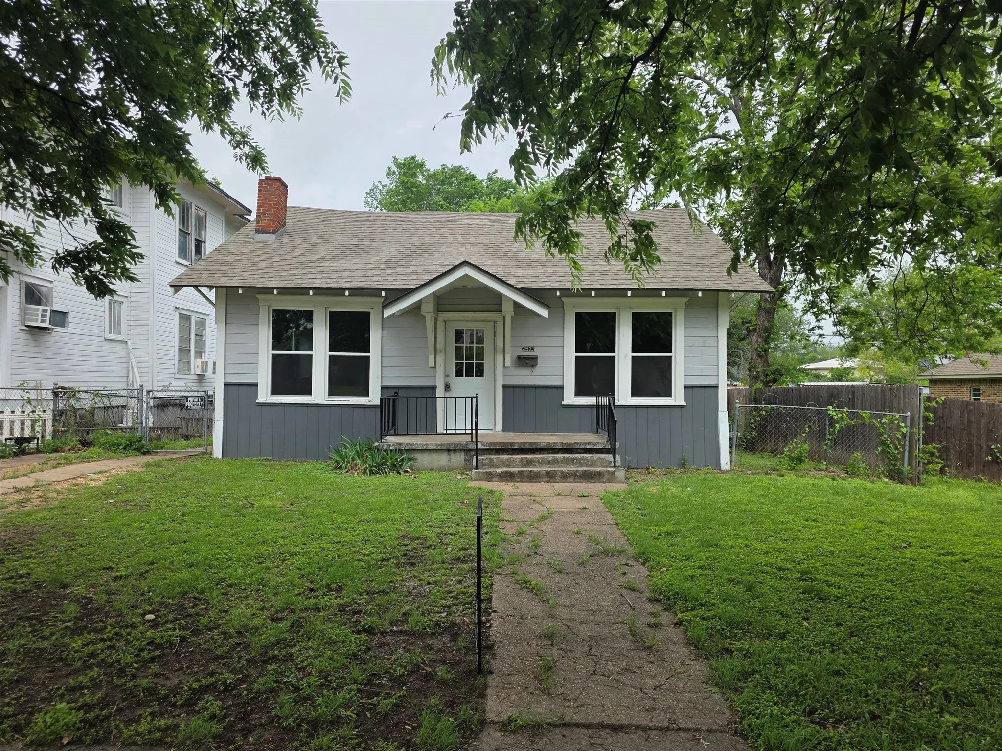Single Family Residence For Sale in Mc Lennan County , 2523 Sanger Avenue, Waco, Texas 76707, 2 Bedroom, 2 Bathroom, Garage spaces, 1,248 Sqft, built in 1921, Preowned, mls#21240673, Real Estate Agent in Waco, Homes For Sale in Mc Lennan county, Homes For Sale in Waco, Realtor in Waco Texas, Real Estate Brokerage Independent Realty Texas, Luminita Cordes Realtor