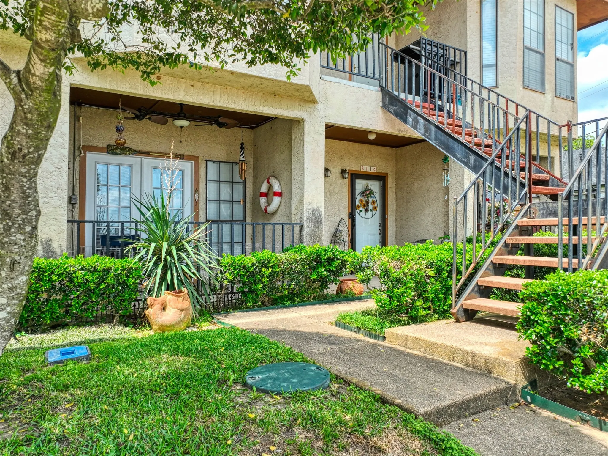 Condominium For Sale in Henderson County , 1933 Island Circle B113, Tool, Texas 75143, 1 Bedroom, 1 Bathroom, Garage spaces, 719 Sqft, built in 1985, mls#21243084, Real Estate Agent in Tool, Homes For Sale in Henderson county, Homes For Sale in Tool, Realtor in Tool Texas, Real Estate Brokerage Independent Realty Texas, Luminita Cordes Realtor