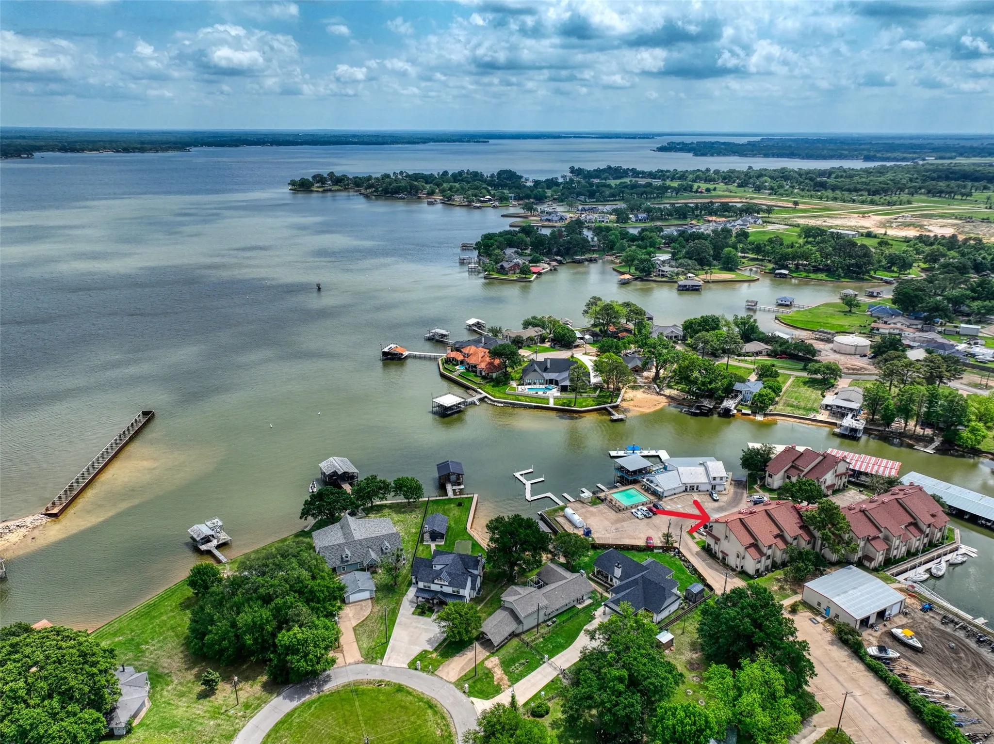 Condominium For Sale in Henderson County , 1933 Island Circle B113, Tool, Texas 75143, 1 Bedroom, 1 Bathroom, Garage spaces, 719 Sqft, built in 1985, mls#21243084, Real Estate Agent in Tool, Homes For Sale in Henderson county, Homes For Sale in Tool, Realtor in Tool Texas, Real Estate Brokerage Independent Realty Texas, Luminita Cordes Realtor