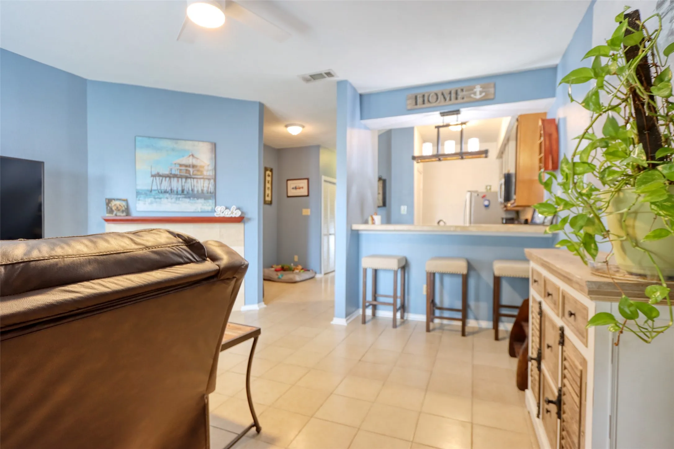 Condominium For Sale in Henderson County , 1933 Island Circle B113, Tool, Texas 75143, 1 Bedroom, 1 Bathroom, Garage spaces, 719 Sqft, built in 1985, mls#21243084, Real Estate Agent in Tool, Homes For Sale in Henderson county, Homes For Sale in Tool, Realtor in Tool Texas, Real Estate Brokerage Independent Realty Texas, Luminita Cordes Realtor