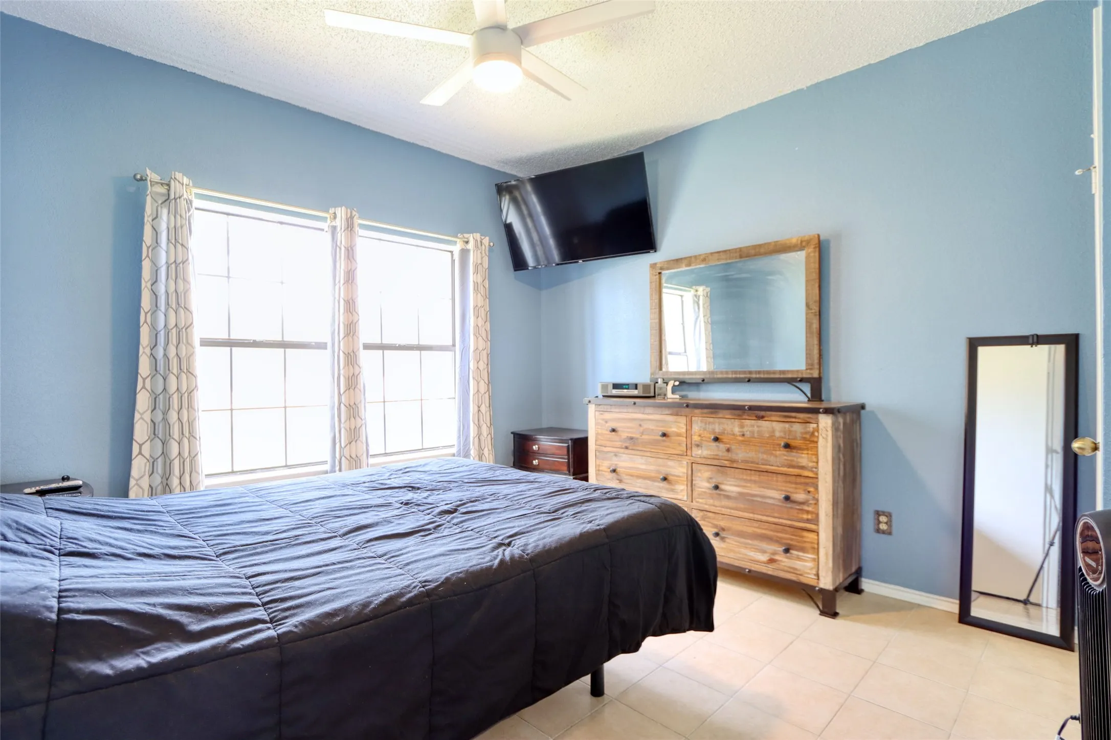 Condominium For Sale in Henderson County , 1933 Island Circle B113, Tool, Texas 75143, 1 Bedroom, 1 Bathroom, Garage spaces, 719 Sqft, built in 1985, mls#21243084, Real Estate Agent in Tool, Homes For Sale in Henderson county, Homes For Sale in Tool, Realtor in Tool Texas, Real Estate Brokerage Independent Realty Texas, Luminita Cordes Realtor