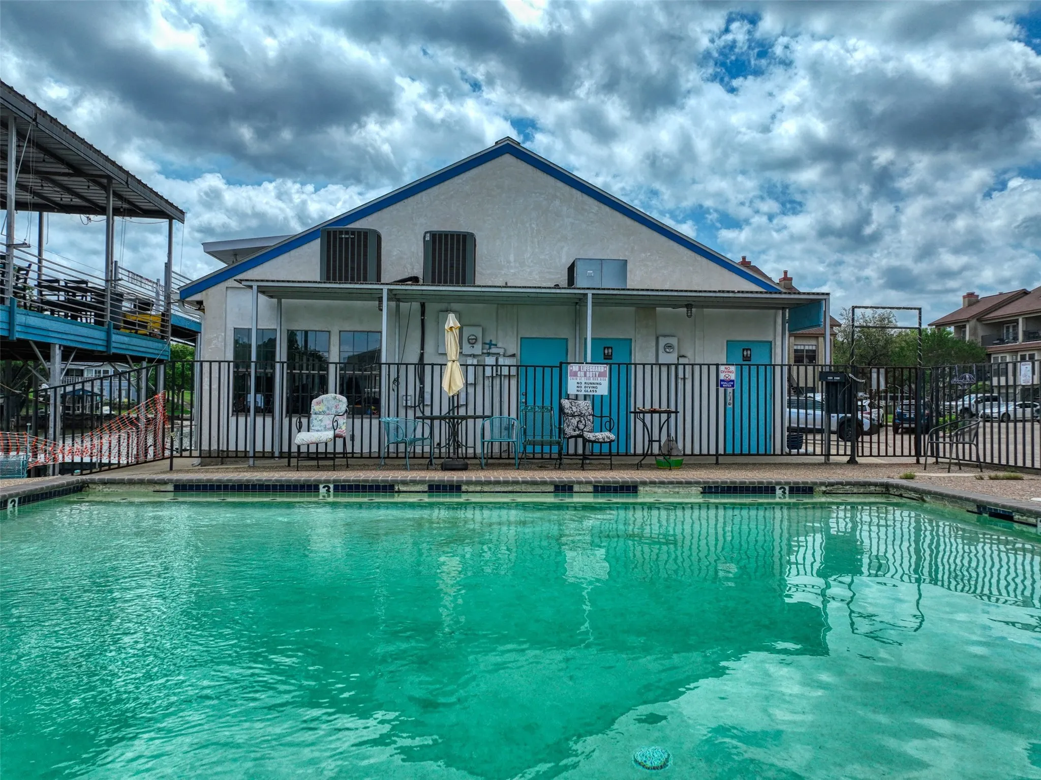 Condominium For Sale in Henderson County , 1933 Island Circle B113, Tool, Texas 75143, 1 Bedroom, 1 Bathroom, Garage spaces, 719 Sqft, built in 1985, mls#21243084, Real Estate Agent in Tool, Homes For Sale in Henderson county, Homes For Sale in Tool, Realtor in Tool Texas, Real Estate Brokerage Independent Realty Texas, Luminita Cordes Realtor
