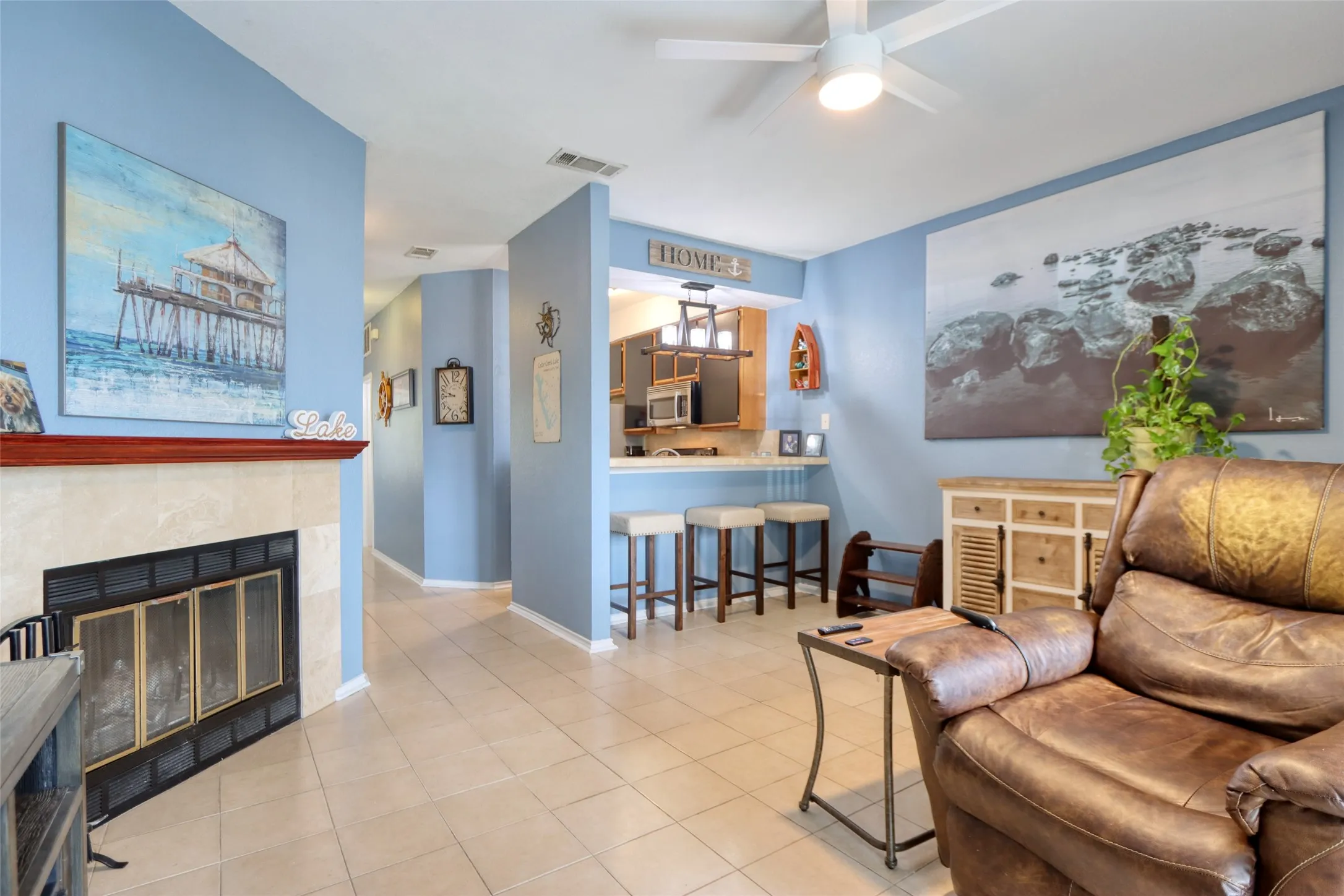 Condominium For Sale in Henderson County , 1933 Island Circle B113, Tool, Texas 75143, 1 Bedroom, 1 Bathroom, Garage spaces, 719 Sqft, built in 1985, mls#21243084, Real Estate Agent in Tool, Homes For Sale in Henderson county, Homes For Sale in Tool, Realtor in Tool Texas, Real Estate Brokerage Independent Realty Texas, Luminita Cordes Realtor