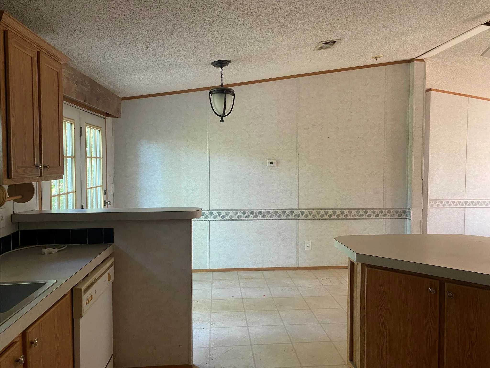 Mobile Home For Sale in Van Zandt County , 528 Vz County Road 1308, Canton, Texas 75103, 4 Bedroom, 2 Bathroom, Garage spaces, 1,344 Sqft, built in 2003, Price $149,500, mls#21242690, Real Estate Agent in Canton, Homes For Sale in Van Zandt county, Homes For Sale in Canton, Realtor in Canton Texas, Real Estate Brokerage Independent Realty Texas, Luminita Cordes Realtor
