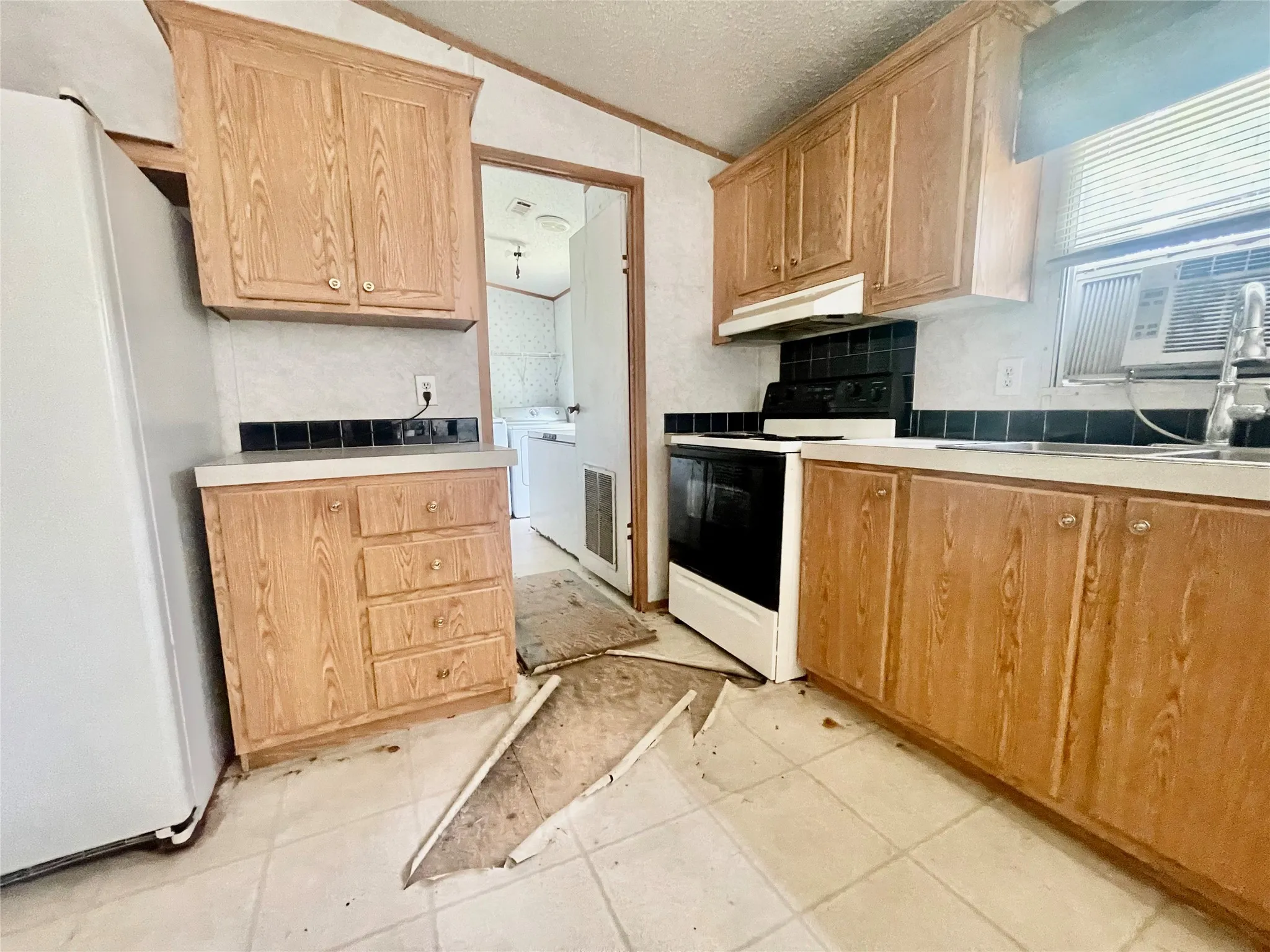 Mobile Home For Sale in Van Zandt County , 528 Vz County Road 1308, Canton, Texas 75103, 4 Bedroom, 2 Bathroom, Garage spaces, 1,344 Sqft, built in 2003, Price $149,500, mls#21242690, Real Estate Agent in Canton, Homes For Sale in Van Zandt county, Homes For Sale in Canton, Realtor in Canton Texas, Real Estate Brokerage Independent Realty Texas, Luminita Cordes Realtor