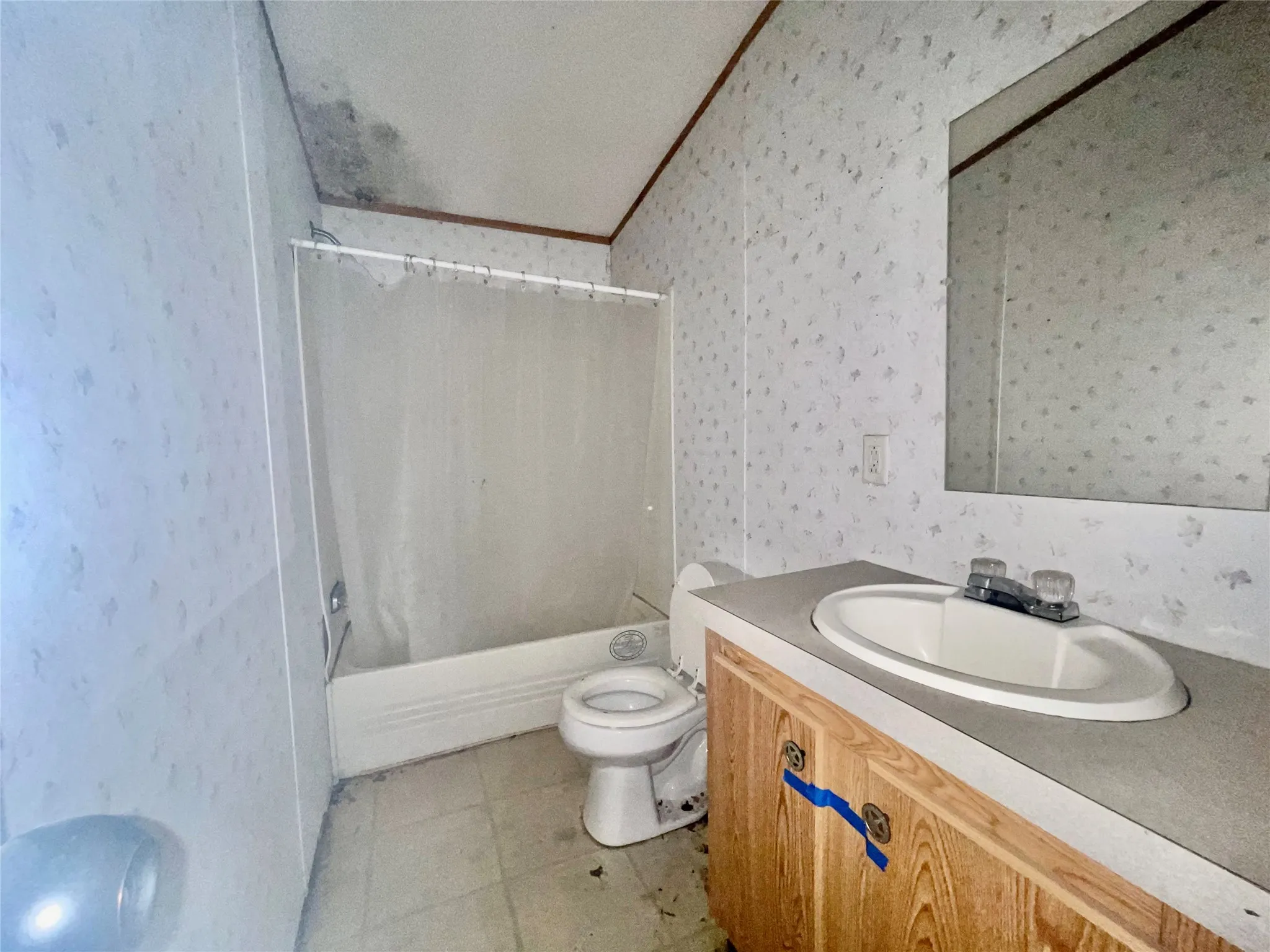Mobile Home For Sale in Van Zandt County , 528 Vz County Road 1308, Canton, Texas 75103, 4 Bedroom, 2 Bathroom, Garage spaces, 1,344 Sqft, built in 2003, Price $149,500, mls#21242690, Real Estate Agent in Canton, Homes For Sale in Van Zandt county, Homes For Sale in Canton, Realtor in Canton Texas, Real Estate Brokerage Independent Realty Texas, Luminita Cordes Realtor