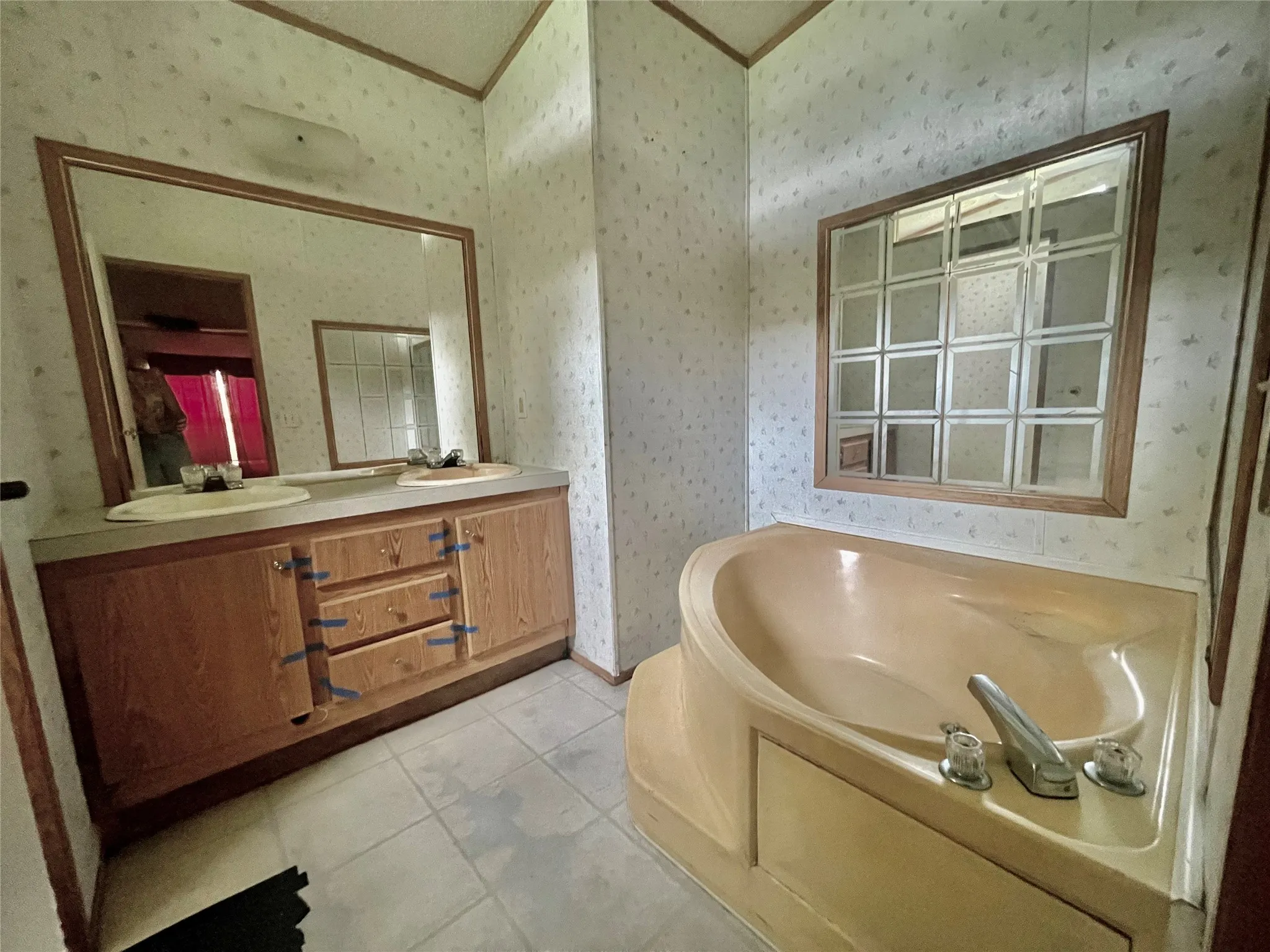 Mobile Home For Sale in Van Zandt County , 528 Vz County Road 1308, Canton, Texas 75103, 4 Bedroom, 2 Bathroom, Garage spaces, 1,344 Sqft, built in 2003, Price $149,500, mls#21242690, Real Estate Agent in Canton, Homes For Sale in Van Zandt county, Homes For Sale in Canton, Realtor in Canton Texas, Real Estate Brokerage Independent Realty Texas, Luminita Cordes Realtor