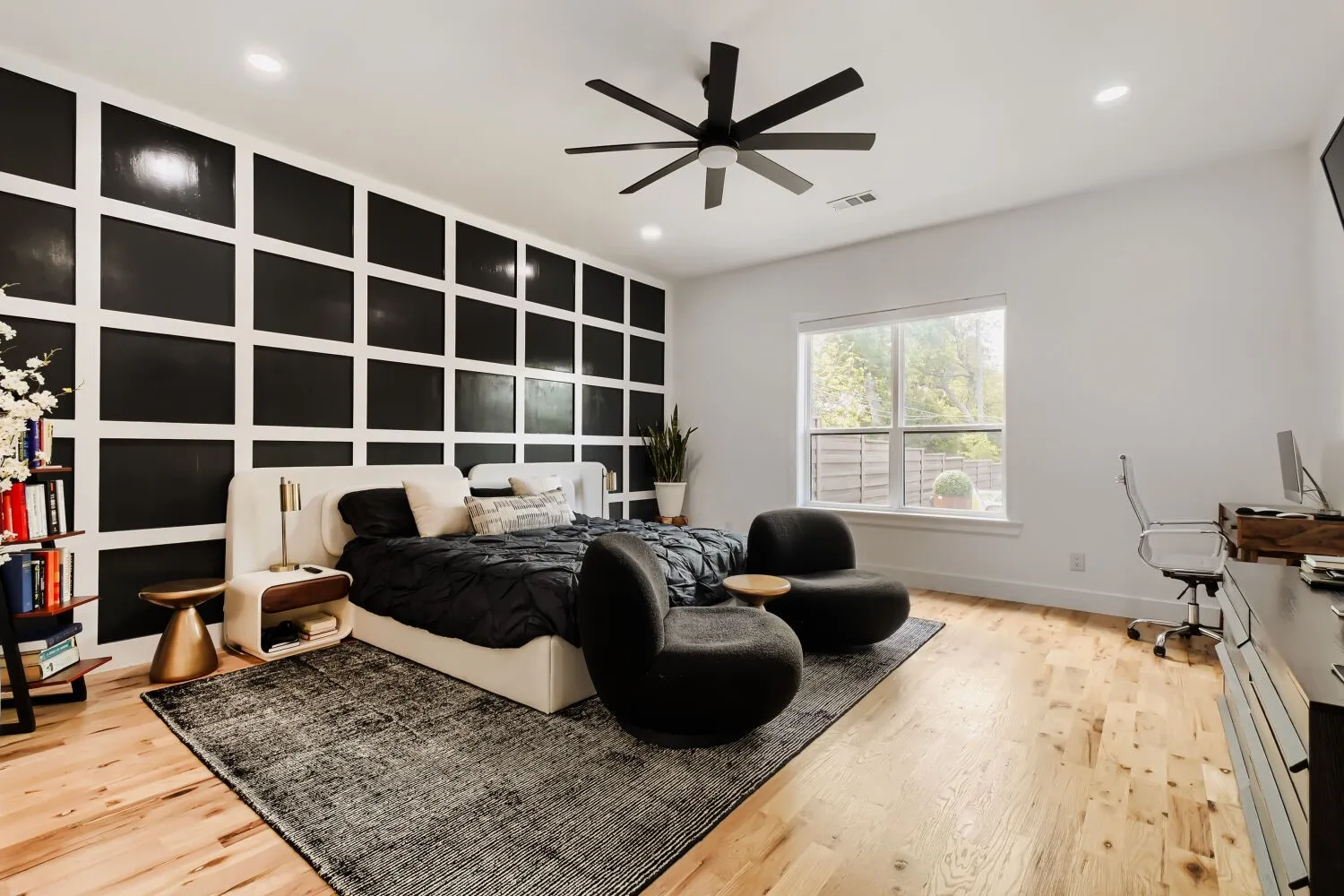 Bedroom featuring light wood-type flooring, ceiling fan, recessed lighting, and a desk