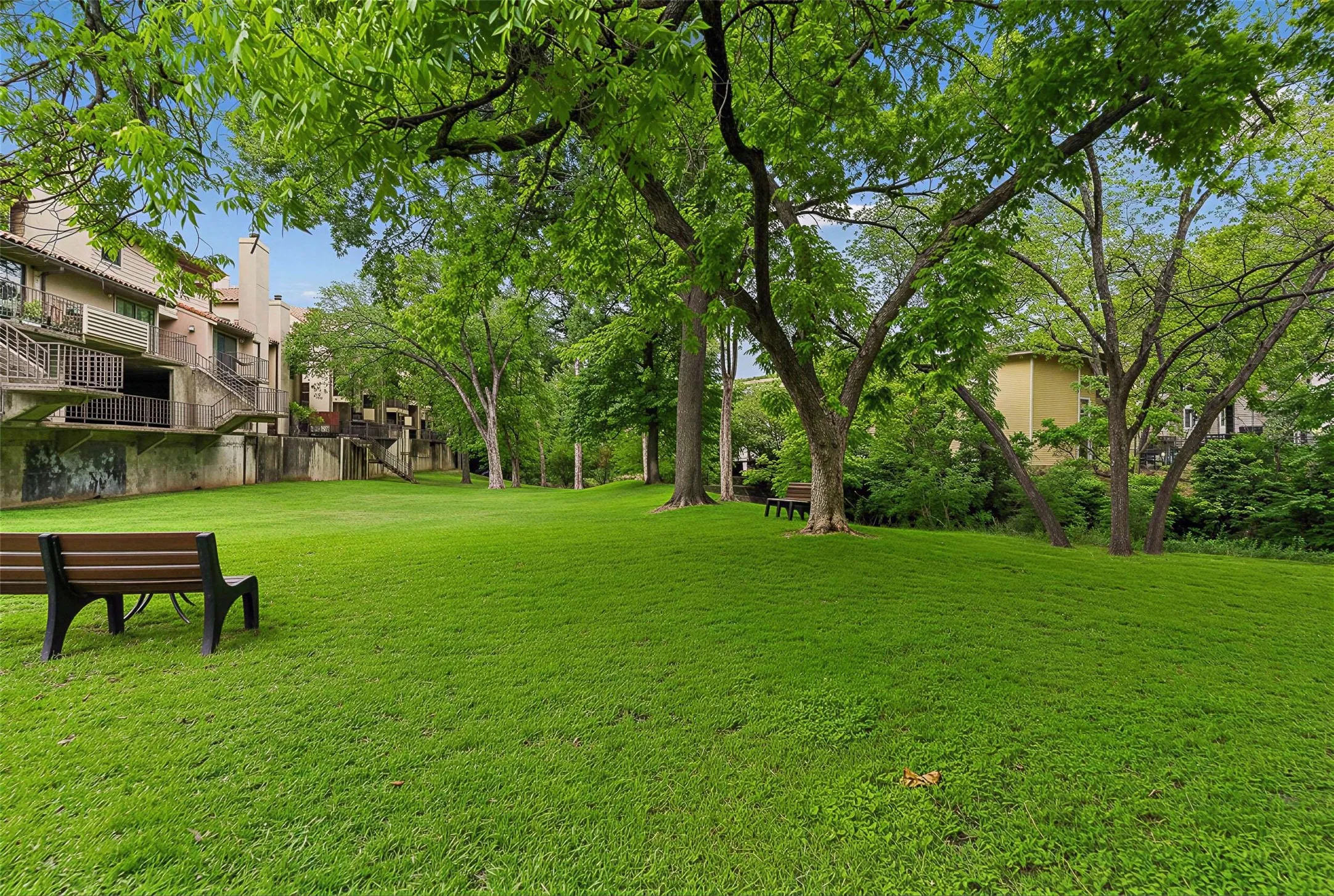 Condominium For Sale in Dallas County , 4777 Cedar Springs Road 5P, Dallas, Texas 75219, 2 Bedrooms, 2 Bathrooms, 1 Garage spaces, 890 Sqft, built in 1983, Price $199,000, mls#21242078, Real Estate Agent in Dallas, Homes For Sale in Dallas county, Homes For Sale in Dallas, Realtor in Dallas Texas, Real Estate Brokerage Independent Realty Texas, Luminita Cordes Realtor