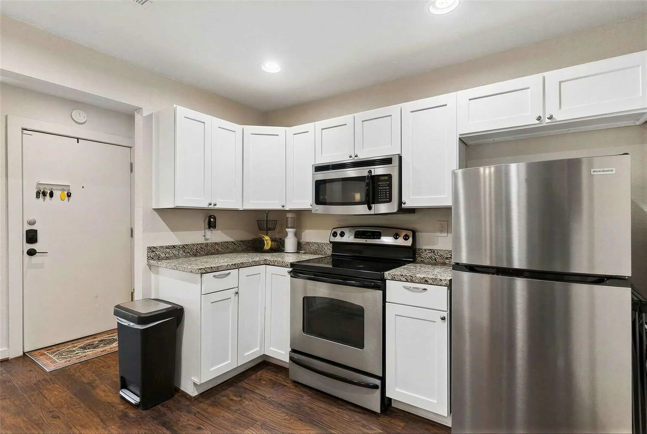 Condominium For Sale in Dallas County , 4777 Cedar Springs Road 5P, Dallas, Texas 75219, 2 Bedrooms, 2 Bathrooms, 1 Garage spaces, 890 Sqft, built in 1983, Price $199,000, mls#21242078, Real Estate Agent in Dallas, Homes For Sale in Dallas county, Homes For Sale in Dallas, Realtor in Dallas Texas, Real Estate Brokerage Independent Realty Texas, Luminita Cordes Realtor