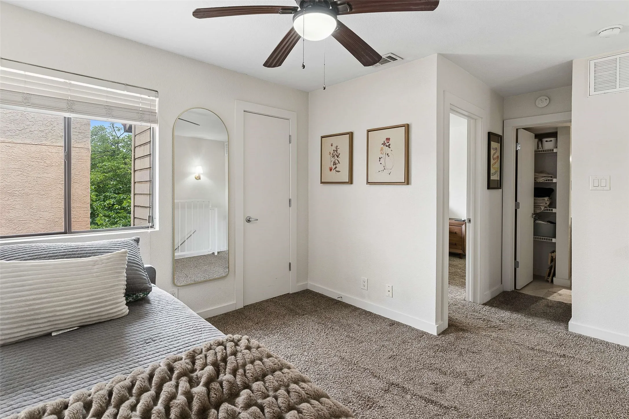 Condominium For Sale in Dallas County , 4777 Cedar Springs Road 5P, Dallas, Texas 75219, 2 Bedrooms, 2 Bathrooms, 1 Garage spaces, 890 Sqft, built in 1983, Price $199,000, mls#21242078, Real Estate Agent in Dallas, Homes For Sale in Dallas county, Homes For Sale in Dallas, Realtor in Dallas Texas, Real Estate Brokerage Independent Realty Texas, Luminita Cordes Realtor