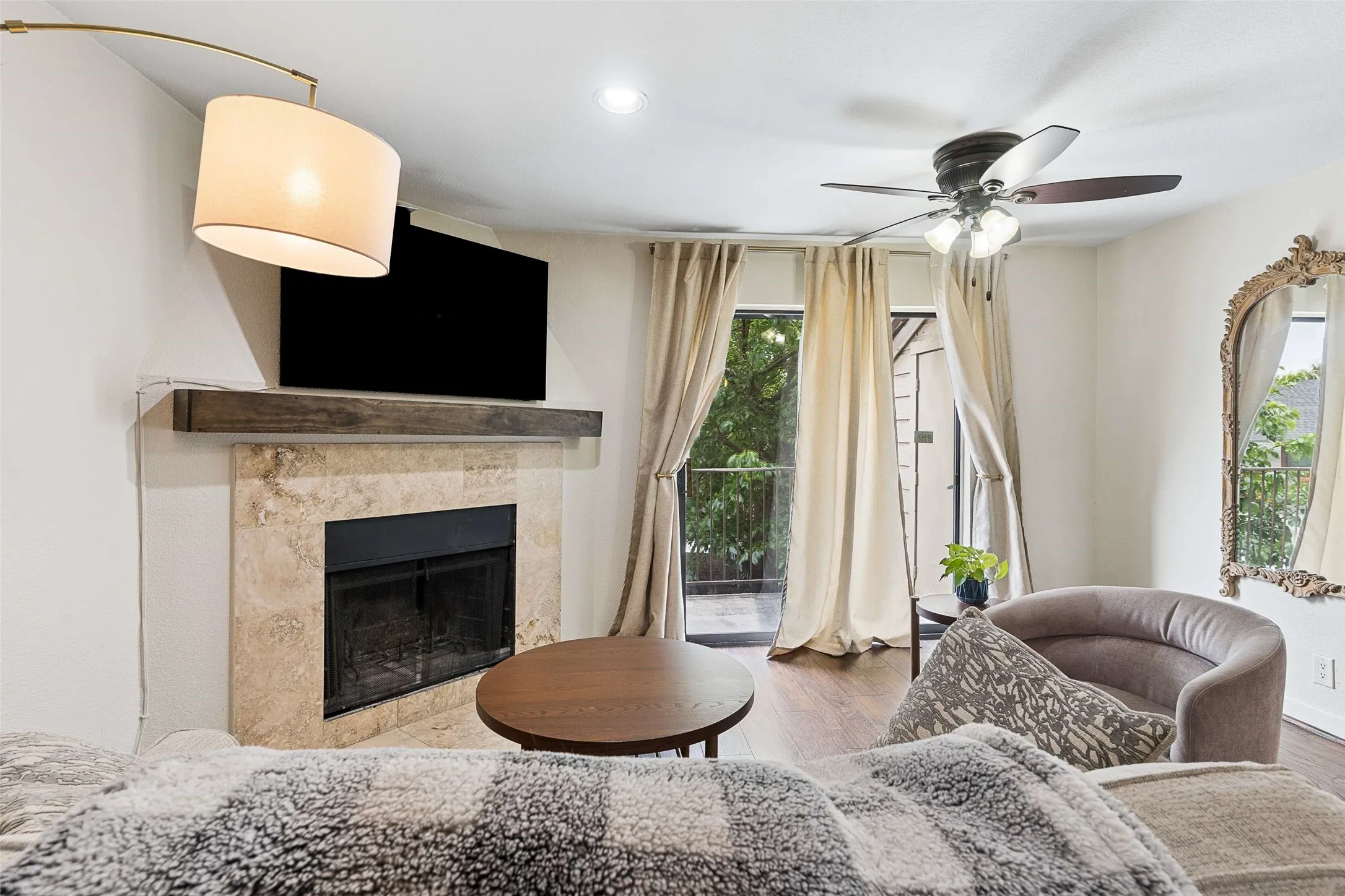 Condominium For Sale in Dallas County , 4777 Cedar Springs Road 5P, Dallas, Texas 75219, 2 Bedrooms, 2 Bathrooms, 1 Garage spaces, 890 Sqft, built in 1983, Price $199,000, mls#21242078, Real Estate Agent in Dallas, Homes For Sale in Dallas county, Homes For Sale in Dallas, Realtor in Dallas Texas, Real Estate Brokerage Independent Realty Texas, Luminita Cordes Realtor