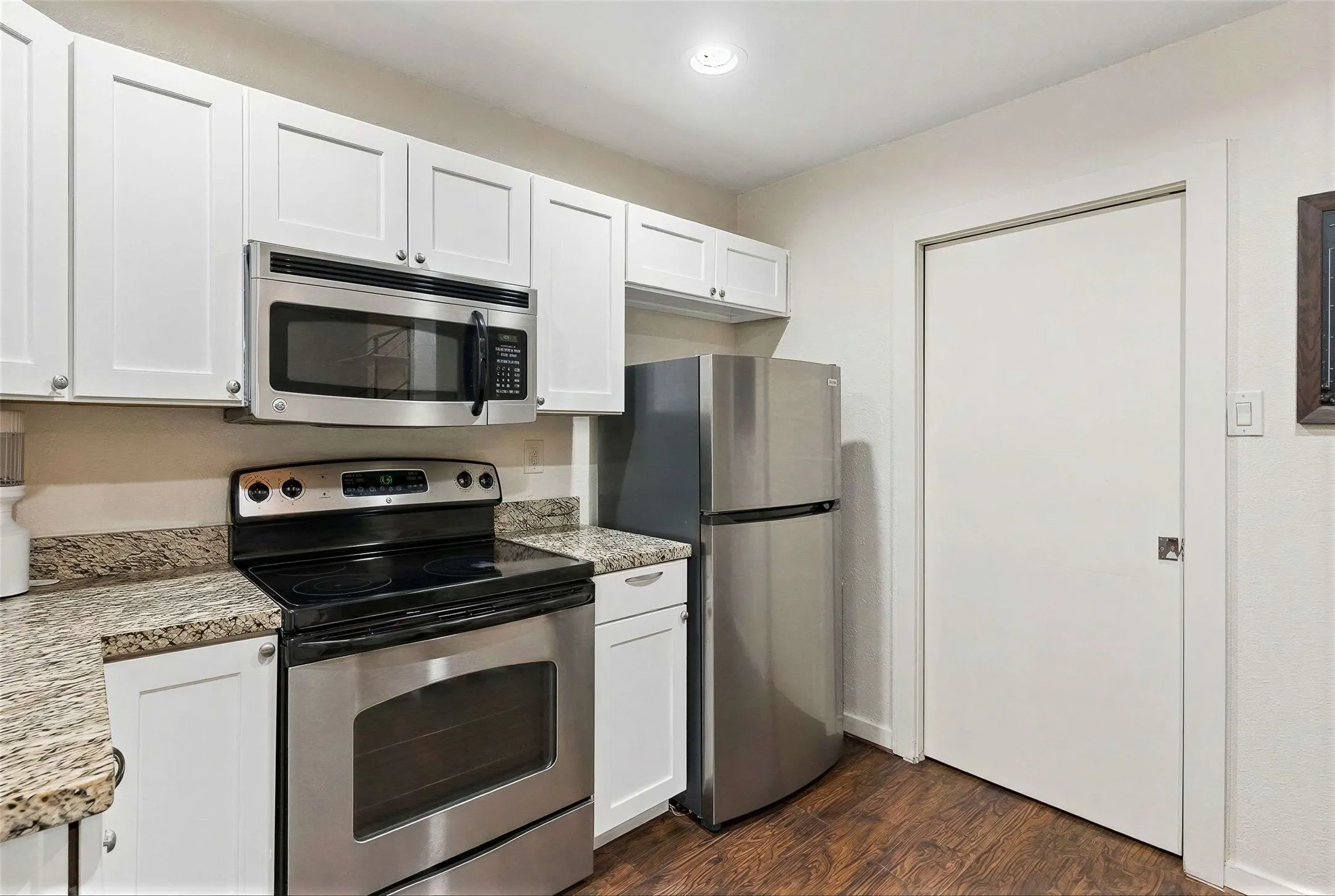 Condominium For Sale in Dallas County , 4777 Cedar Springs Road 5P, Dallas, Texas 75219, 2 Bedrooms, 2 Bathrooms, 1 Garage spaces, 890 Sqft, built in 1983, Price $199,000, mls#21242078, Real Estate Agent in Dallas, Homes For Sale in Dallas county, Homes For Sale in Dallas, Realtor in Dallas Texas, Real Estate Brokerage Independent Realty Texas, Luminita Cordes Realtor