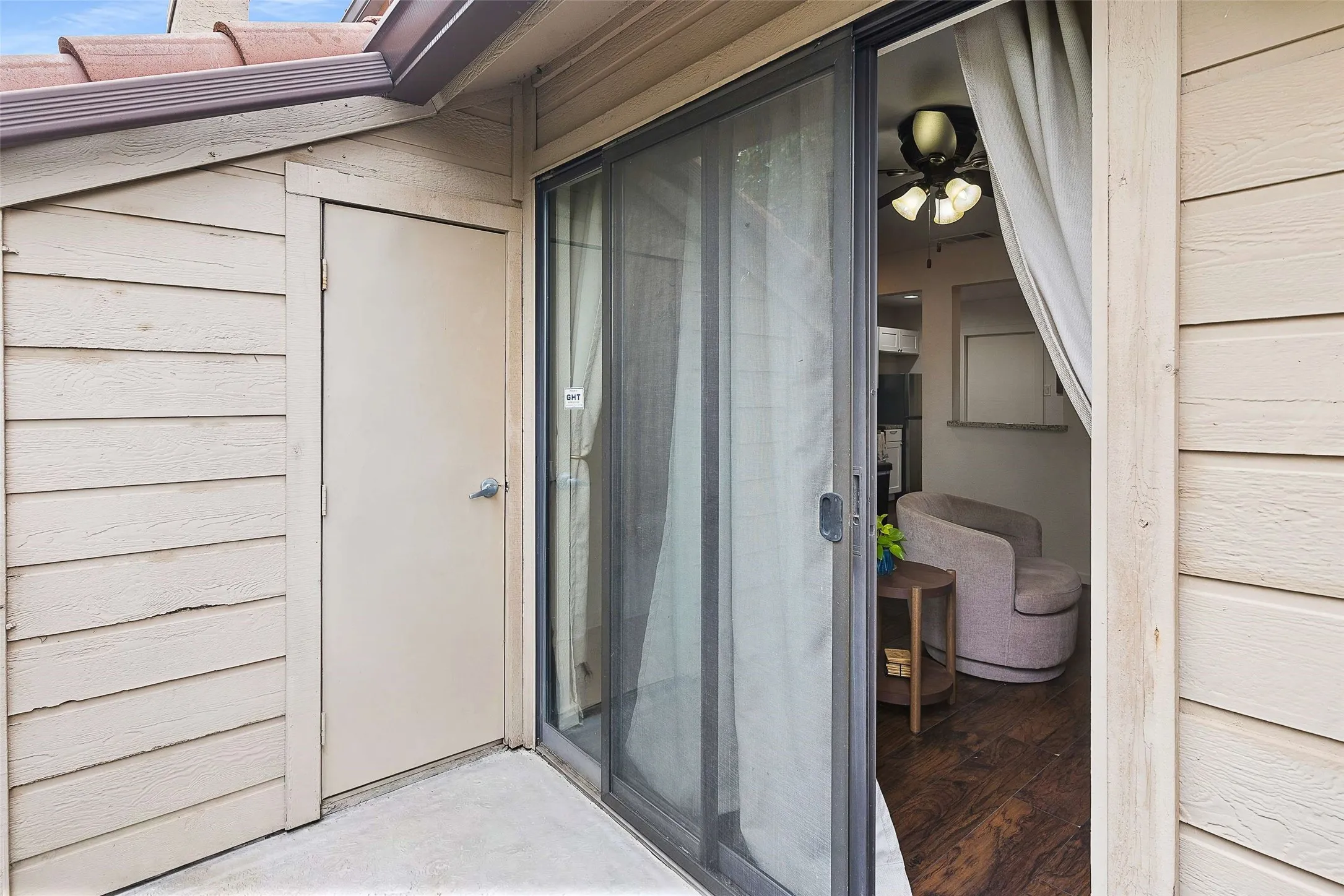 Condominium For Sale in Dallas County , 4777 Cedar Springs Road 5P, Dallas, Texas 75219, 2 Bedrooms, 2 Bathrooms, 1 Garage spaces, 890 Sqft, built in 1983, Price $199,000, mls#21242078, Real Estate Agent in Dallas, Homes For Sale in Dallas county, Homes For Sale in Dallas, Realtor in Dallas Texas, Real Estate Brokerage Independent Realty Texas, Luminita Cordes Realtor
