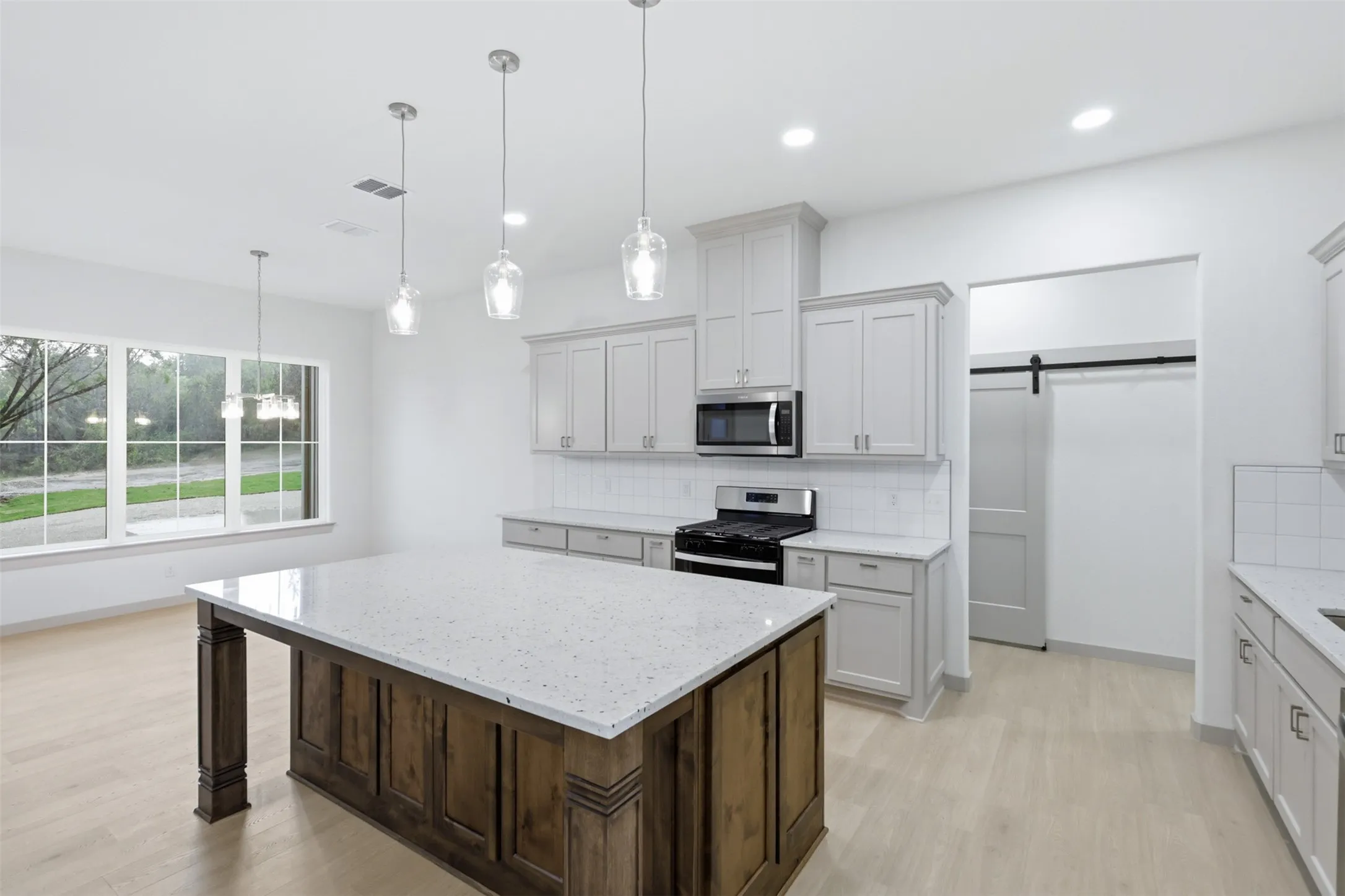 Single Family Residence For Sale in Erath County , 4595 Skyline Drive, Bluff Dale, Texas 76433, 3 Bedroom, 2 Bathroom, 2 Garage spaces, 1,817 Sqft, built in 2026, New Construction - Incomplete, mls#21242828, Real Estate Agent in Bluff Dale, Homes For Sale in Erath county, Homes For Sale in Bluff Dale, Realtor in Bluff Dale Texas, Real Estate Brokerage Independent Realty Texas, Luminita Cordes Realtor