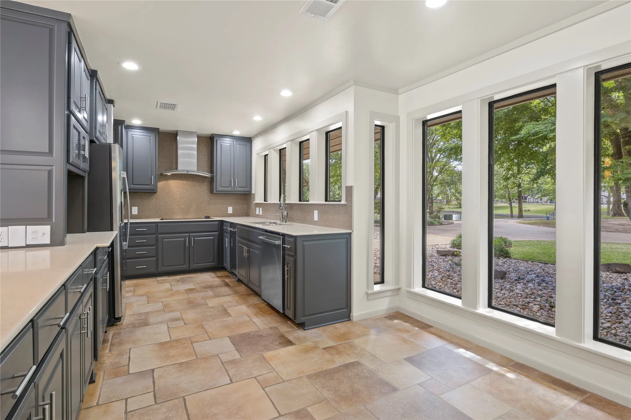 Single Family Residence For Sale in Camp County , 360 County Road 2136, Pittsburg, Texas 75686, 3 Bedroom, 5 Bathroom, 2 Garage spaces, 3,940 Sqft, built in 1979, Preowned, mls#21242051, Real Estate Agent in Pittsburg, Homes For Sale in Camp county, Homes For Sale in Pittsburg, Realtor in Pittsburg Texas, Real Estate Brokerage Independent Realty Texas, Luminita Cordes Realtor