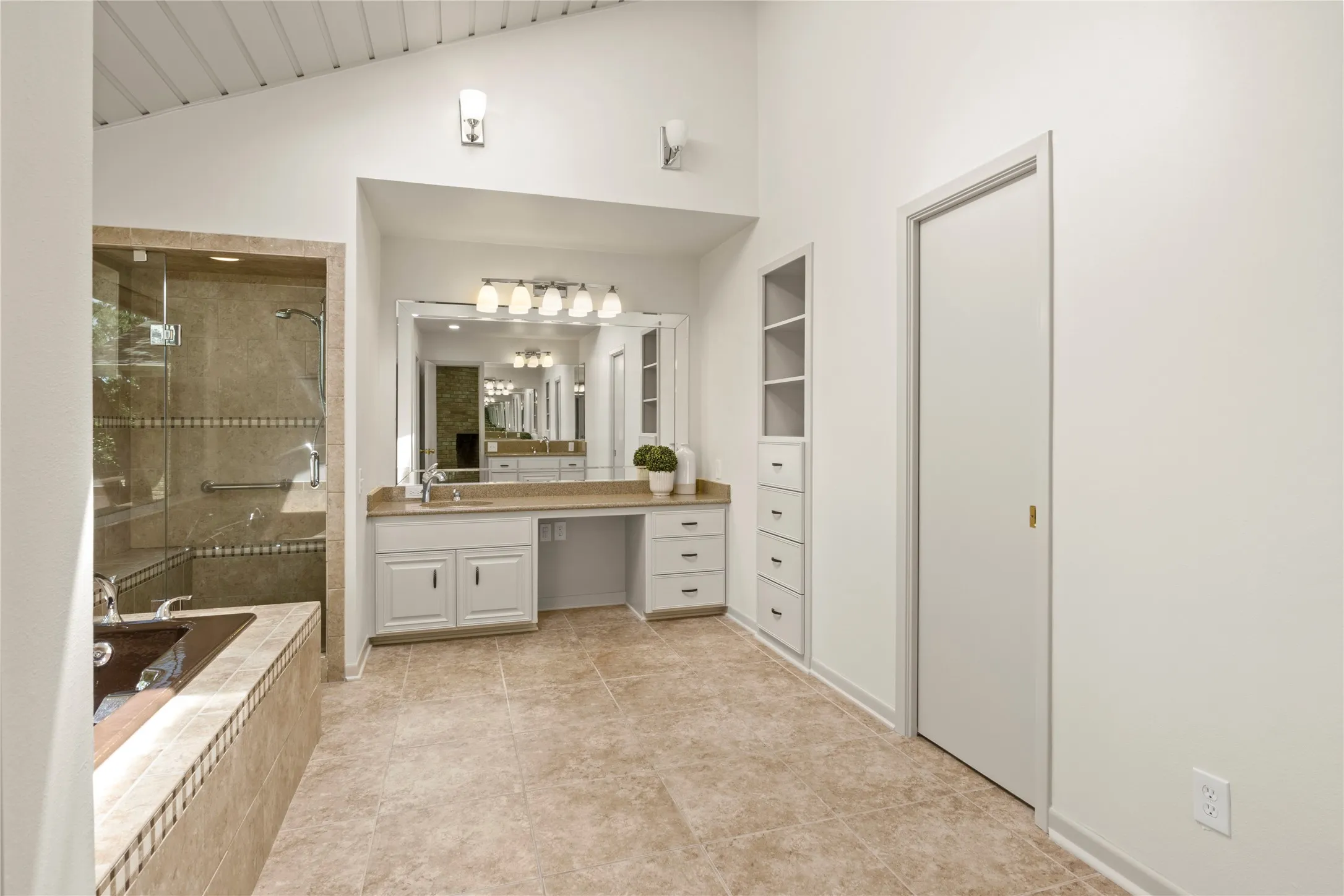 Single Family Residence For Sale in Camp County , 360 County Road 2136, Pittsburg, Texas 75686, 3 Bedroom, 5 Bathroom, 2 Garage spaces, 3,940 Sqft, built in 1979, Preowned, mls#21242051, Real Estate Agent in Pittsburg, Homes For Sale in Camp county, Homes For Sale in Pittsburg, Realtor in Pittsburg Texas, Real Estate Brokerage Independent Realty Texas, Luminita Cordes Realtor