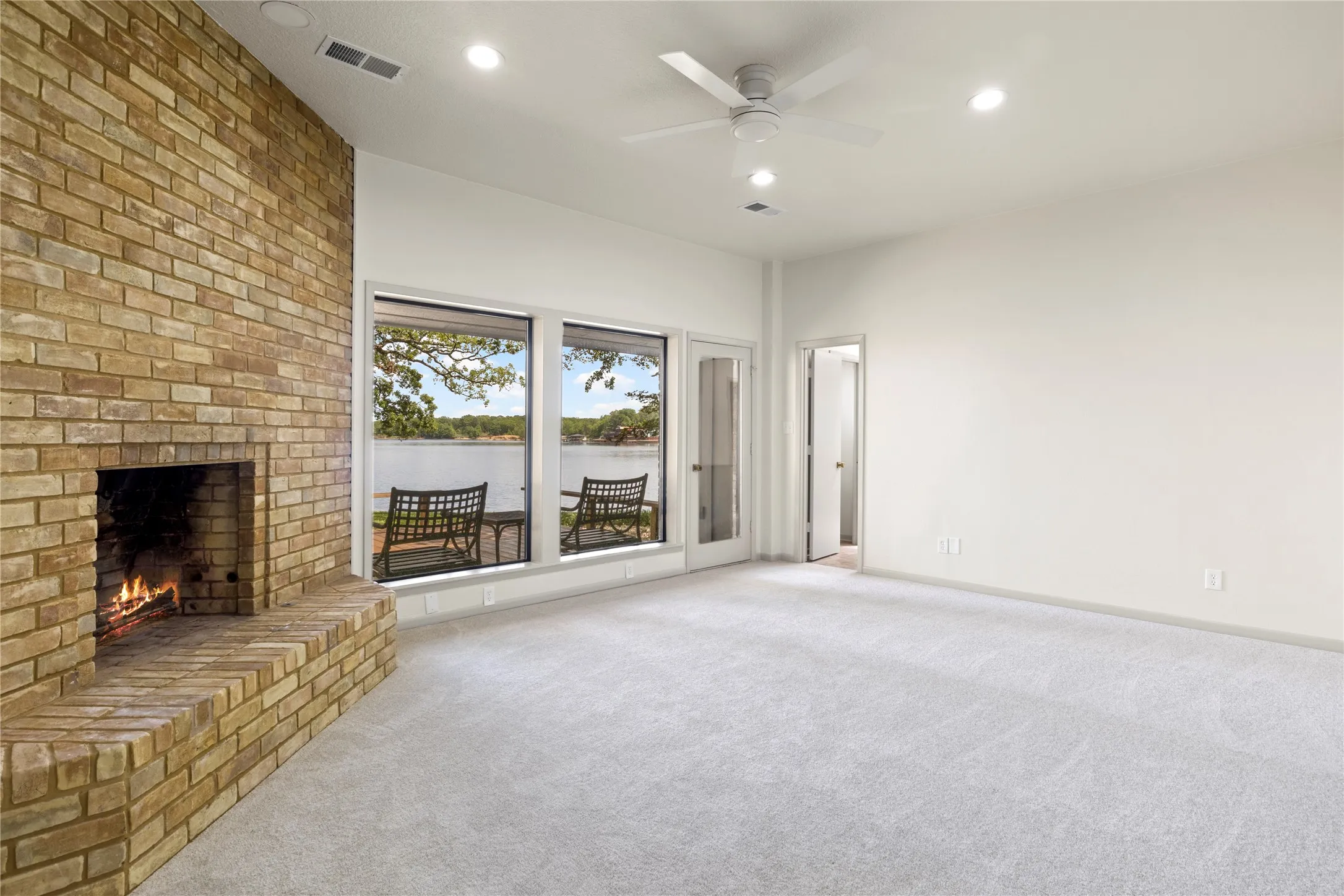 Single Family Residence For Sale in Camp County , 360 County Road 2136, Pittsburg, Texas 75686, 3 Bedroom, 5 Bathroom, 2 Garage spaces, 3,940 Sqft, built in 1979, Preowned, mls#21242051, Real Estate Agent in Pittsburg, Homes For Sale in Camp county, Homes For Sale in Pittsburg, Realtor in Pittsburg Texas, Real Estate Brokerage Independent Realty Texas, Luminita Cordes Realtor