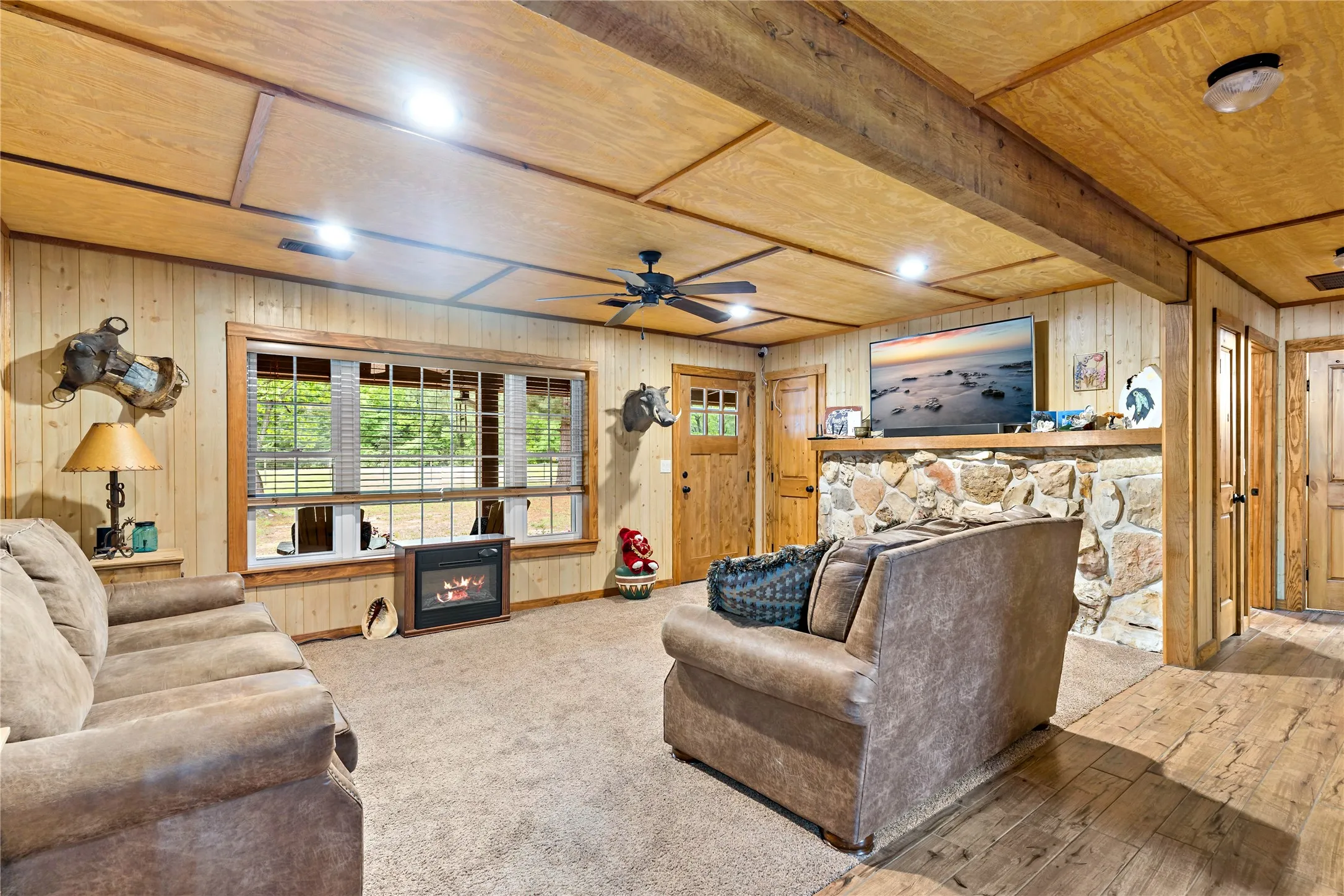 Farm For Sale in Lamar County , 10860 Farm Road 197, Arthur City, Texas 75411, 3 Bedroom, 2 Bathroom, 2 Garage spaces, 1,560 Sqft, built in 2013, Price $3,900,000, mls#21242876, Real Estate Agent in Arthur City, Homes For Sale in Lamar county, Homes For Sale in Arthur City, Realtor in Arthur City Texas, Real Estate Brokerage Independent Realty Texas, Luminita Cordes Realtor