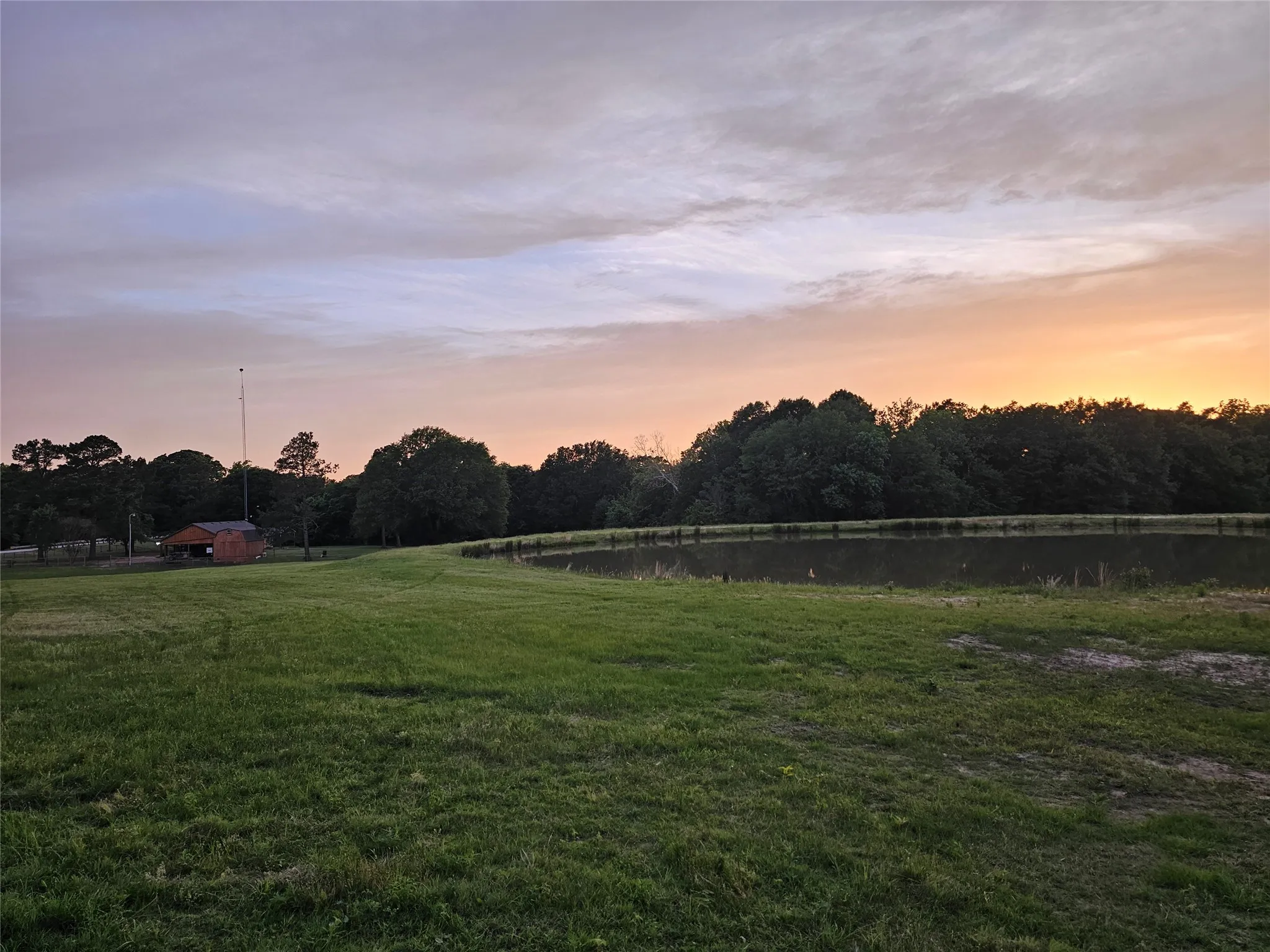 Farm For Sale in Lamar County , 10860 Farm Road 197, Arthur City, Texas 75411, 3 Bedroom, 2 Bathroom, 2 Garage spaces, 1,560 Sqft, built in 2013, Price $3,900,000, mls#21242876, Real Estate Agent in Arthur City, Homes For Sale in Lamar county, Homes For Sale in Arthur City, Realtor in Arthur City Texas, Real Estate Brokerage Independent Realty Texas, Luminita Cordes Realtor