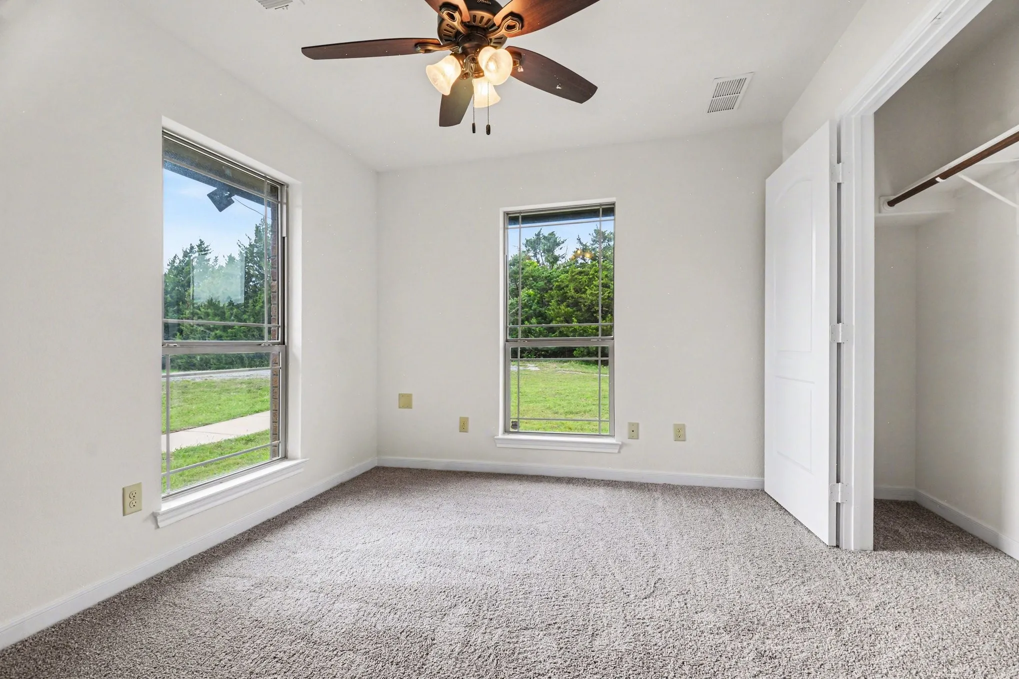 Single Family Residence For Sale in Collin County , 5945 County Road 441, Princeton, Texas 75407, 3 Bedroom, 2 Bathroom, Garage spaces, 1,446 Sqft, built in 2014, Preowned, mls#21242919, Real Estate Agent in Princeton, Homes For Sale in Collin county, Homes For Sale in Princeton, Realtor in Princeton Texas, Real Estate Brokerage Independent Realty Texas, Luminita Cordes Realtor