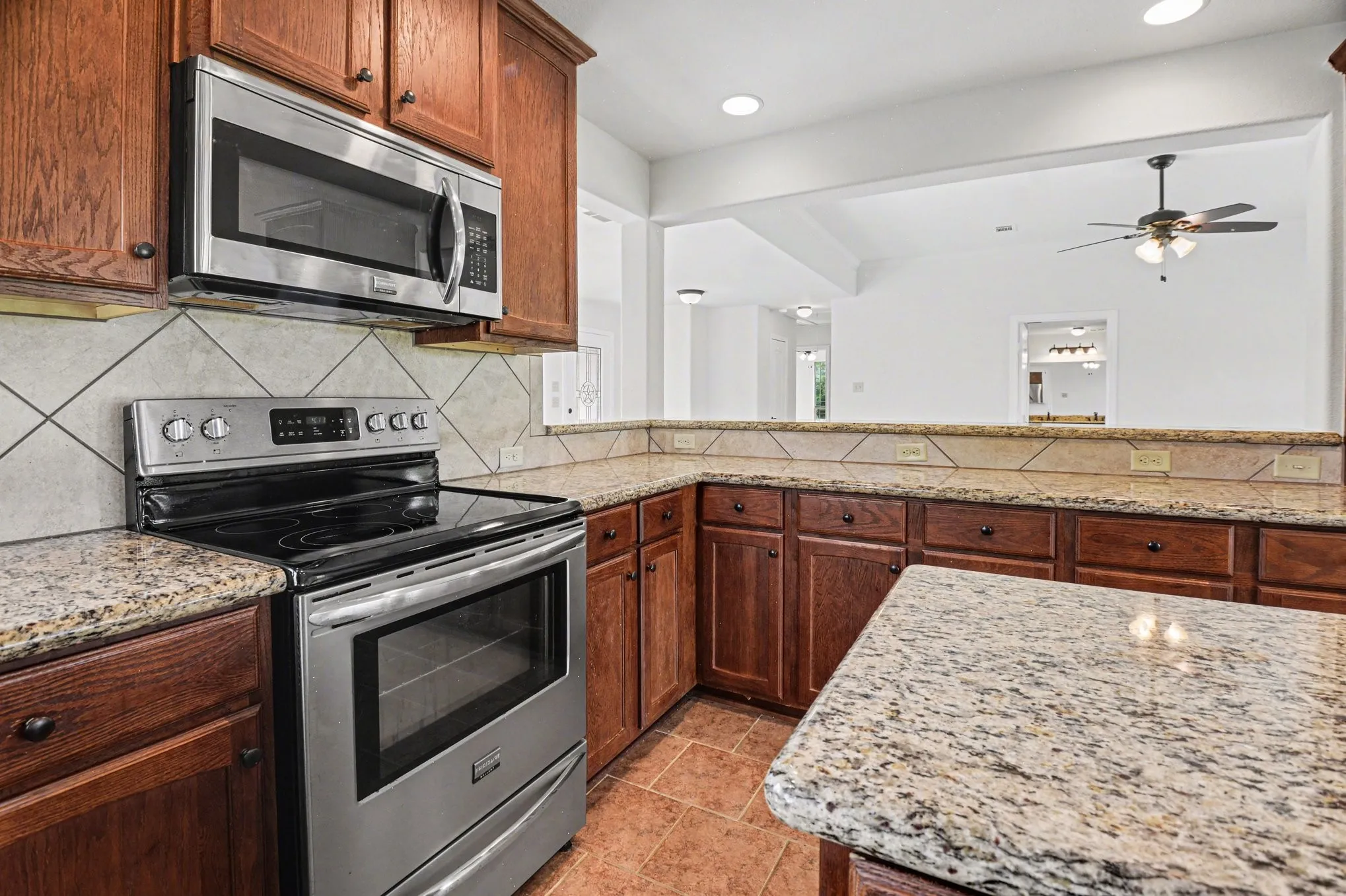 Single Family Residence For Sale in Collin County , 5945 County Road 441, Princeton, Texas 75407, 3 Bedroom, 2 Bathroom, Garage spaces, 1,446 Sqft, built in 2014, Preowned, mls#21242919, Real Estate Agent in Princeton, Homes For Sale in Collin county, Homes For Sale in Princeton, Realtor in Princeton Texas, Real Estate Brokerage Independent Realty Texas, Luminita Cordes Realtor
