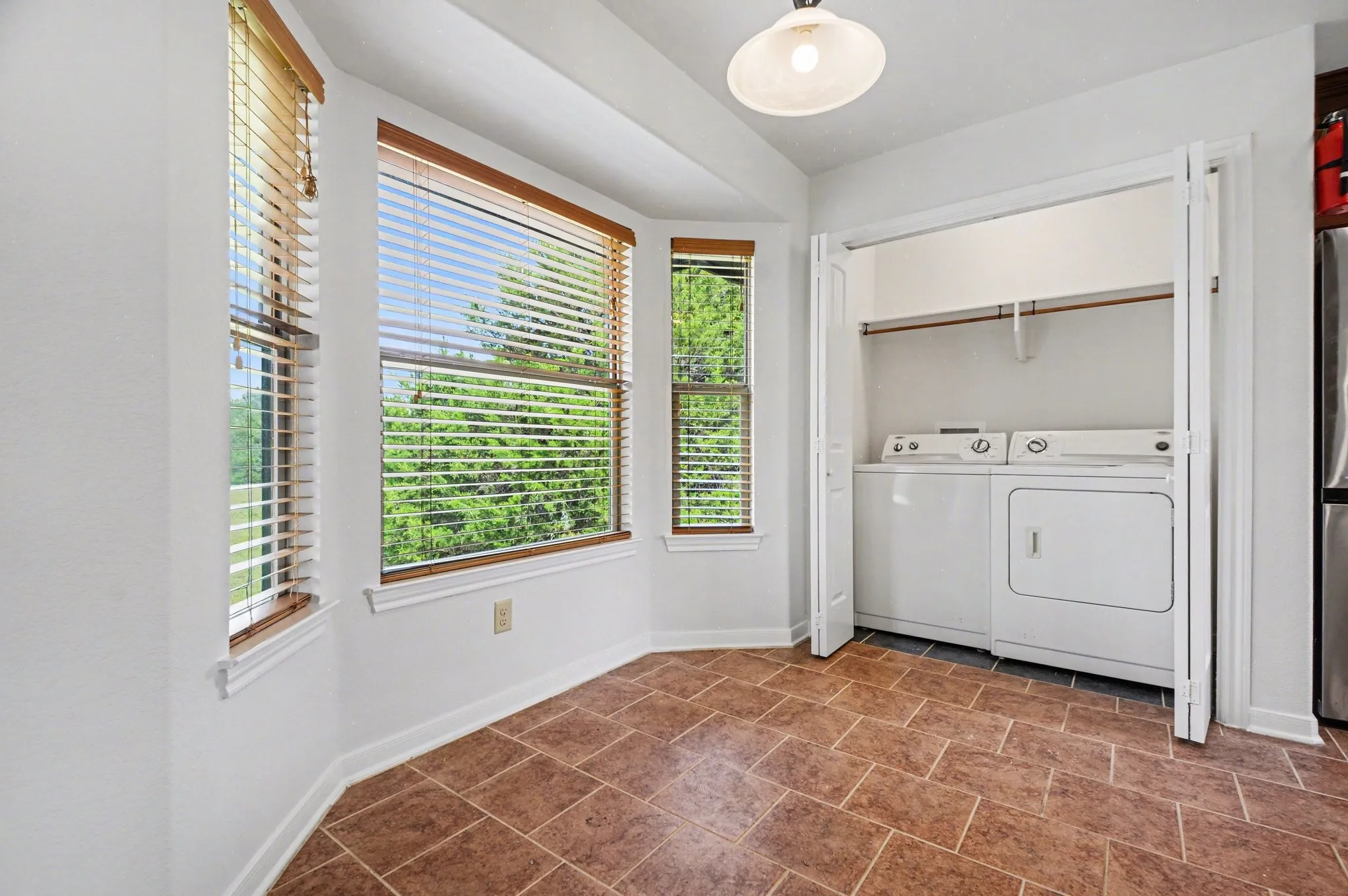 Single Family Residence For Sale in Collin County , 5945 County Road 441, Princeton, Texas 75407, 3 Bedroom, 2 Bathroom, Garage spaces, 1,446 Sqft, built in 2014, Preowned, mls#21242919, Real Estate Agent in Princeton, Homes For Sale in Collin county, Homes For Sale in Princeton, Realtor in Princeton Texas, Real Estate Brokerage Independent Realty Texas, Luminita Cordes Realtor