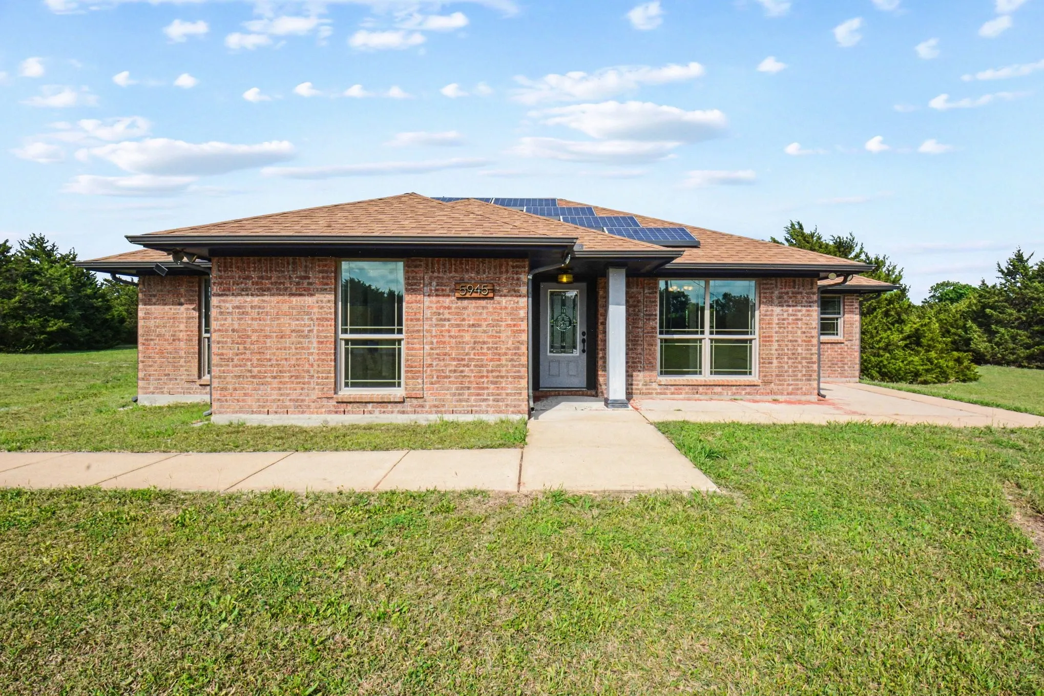 Single Family Residence For Sale in Collin County , 5945 County Road 441, Princeton, Texas 75407, 3 Bedroom, 2 Bathroom, Garage spaces, 1,446 Sqft, built in 2014, Preowned, mls#21242919, Real Estate Agent in Princeton, Homes For Sale in Collin county, Homes For Sale in Princeton, Realtor in Princeton Texas, Real Estate Brokerage Independent Realty Texas, Luminita Cordes Realtor