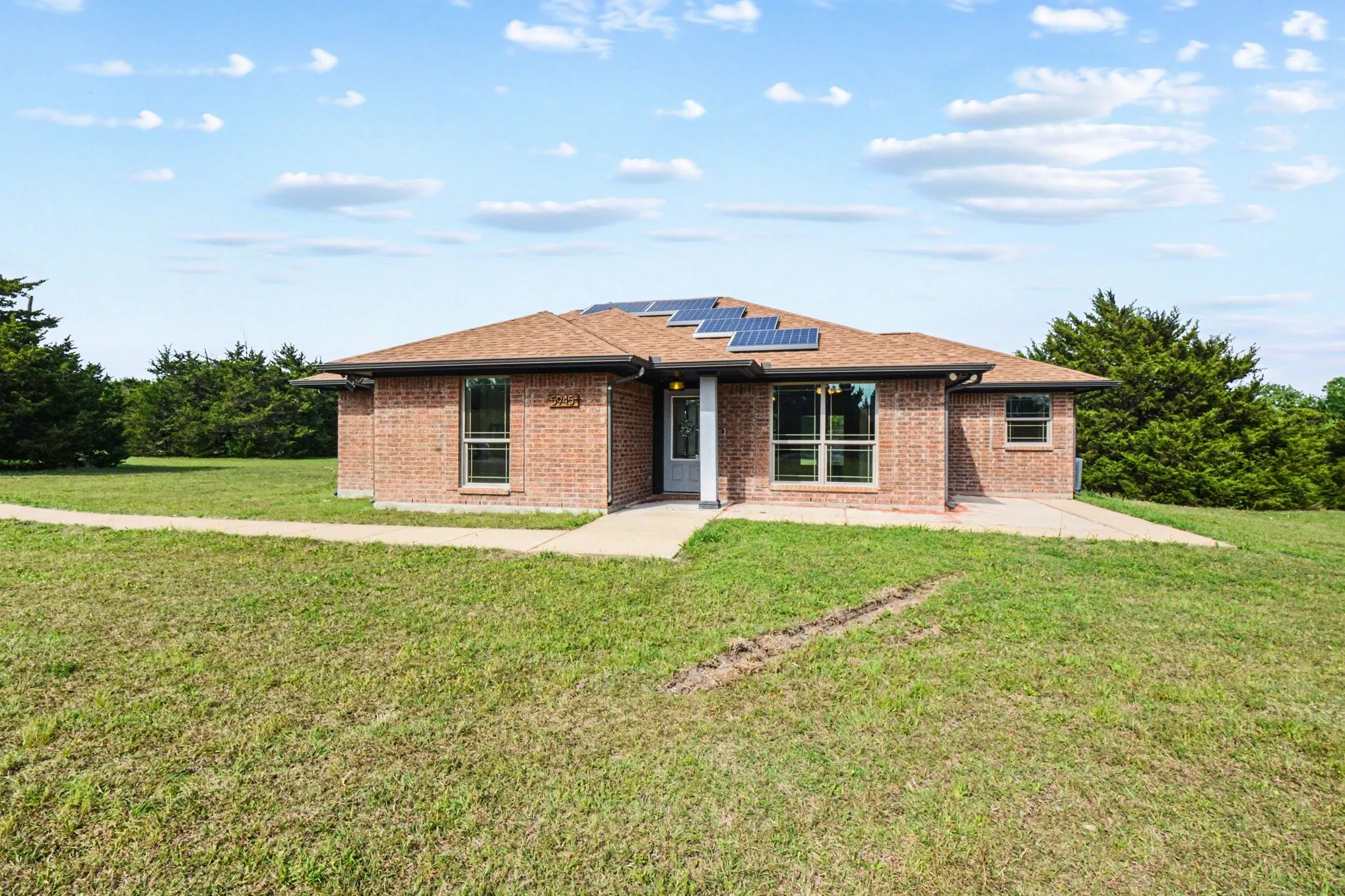 Single Family Residence For Sale in Collin County , 5945 County Road 441, Princeton, Texas 75407, 3 Bedroom, 2 Bathroom, Garage spaces, 1,446 Sqft, built in 2014, Preowned, mls#21242919, Real Estate Agent in Princeton, Homes For Sale in Collin county, Homes For Sale in Princeton, Realtor in Princeton Texas, Real Estate Brokerage Independent Realty Texas, Luminita Cordes Realtor