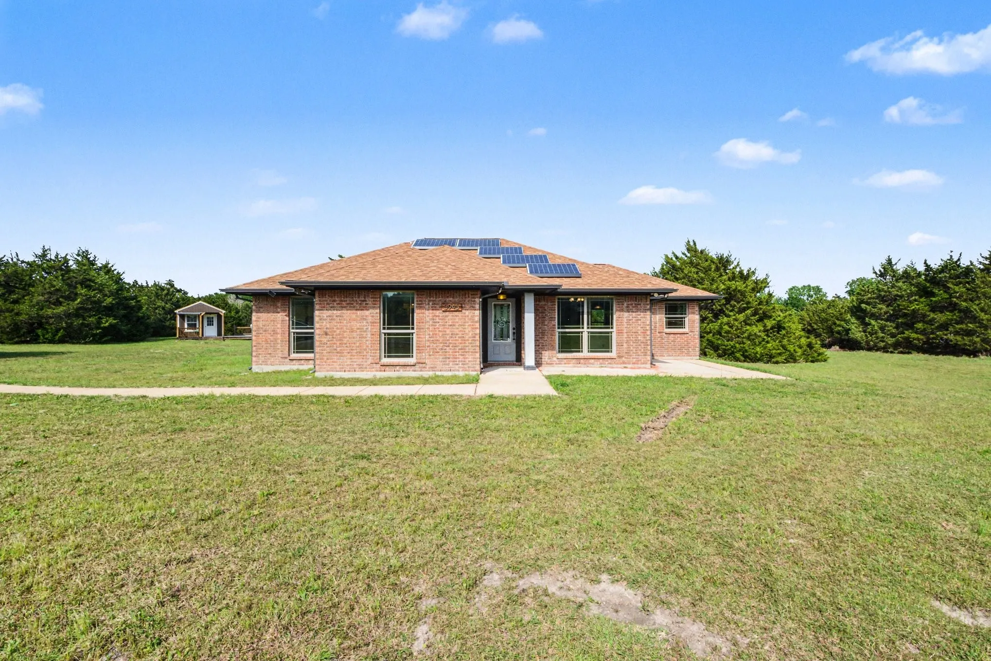 Single Family Residence For Sale in Collin County , 5945 County Road 441, Princeton, Texas 75407, 3 Bedroom, 2 Bathroom, Garage spaces, 1,446 Sqft, built in 2014, Preowned, mls#21242919, Real Estate Agent in Princeton, Homes For Sale in Collin county, Homes For Sale in Princeton, Realtor in Princeton Texas, Real Estate Brokerage Independent Realty Texas, Luminita Cordes Realtor