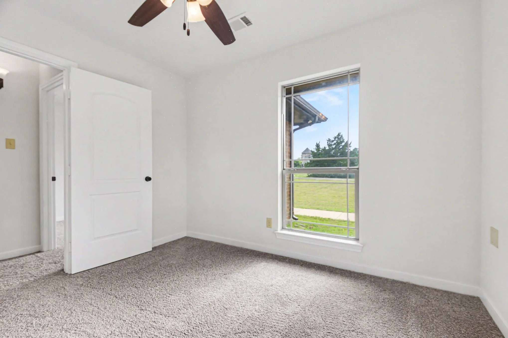 Single Family Residence For Sale in Collin County , 5945 County Road 441, Princeton, Texas 75407, 3 Bedroom, 2 Bathroom, Garage spaces, 1,446 Sqft, built in 2014, Preowned, mls#21242919, Real Estate Agent in Princeton, Homes For Sale in Collin county, Homes For Sale in Princeton, Realtor in Princeton Texas, Real Estate Brokerage Independent Realty Texas, Luminita Cordes Realtor