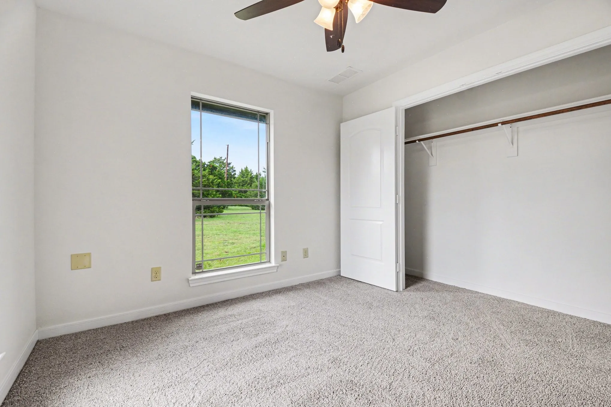 Single Family Residence For Sale in Collin County , 5945 County Road 441, Princeton, Texas 75407, 3 Bedroom, 2 Bathroom, Garage spaces, 1,446 Sqft, built in 2014, Preowned, mls#21242919, Real Estate Agent in Princeton, Homes For Sale in Collin county, Homes For Sale in Princeton, Realtor in Princeton Texas, Real Estate Brokerage Independent Realty Texas, Luminita Cordes Realtor