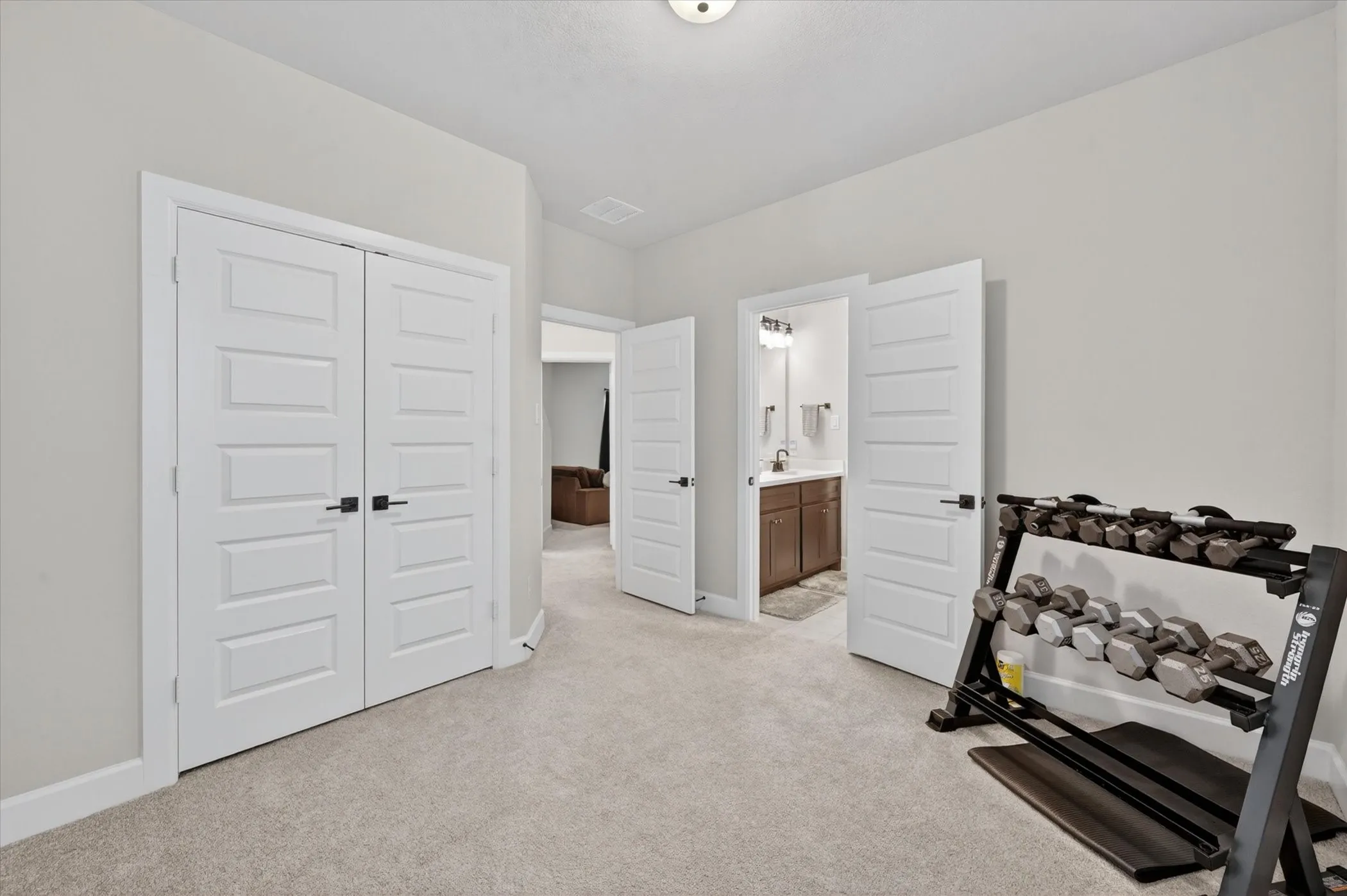 Single Family Residence For Sale in Denton County , 2512 Four Roses Drive, Lewisville, Texas 75056, 4 Bedroom, 4 Bathroom, 2 Garage spaces, 2,872 Sqft, built in 2022, Preowned, mls#21241391, Real Estate Agent in Lewisville, Homes For Sale in Denton county, Homes For Sale in Lewisville, Realtor in Lewisville Texas, Real Estate Brokerage Independent Realty Texas, Luminita Cordes Realtor