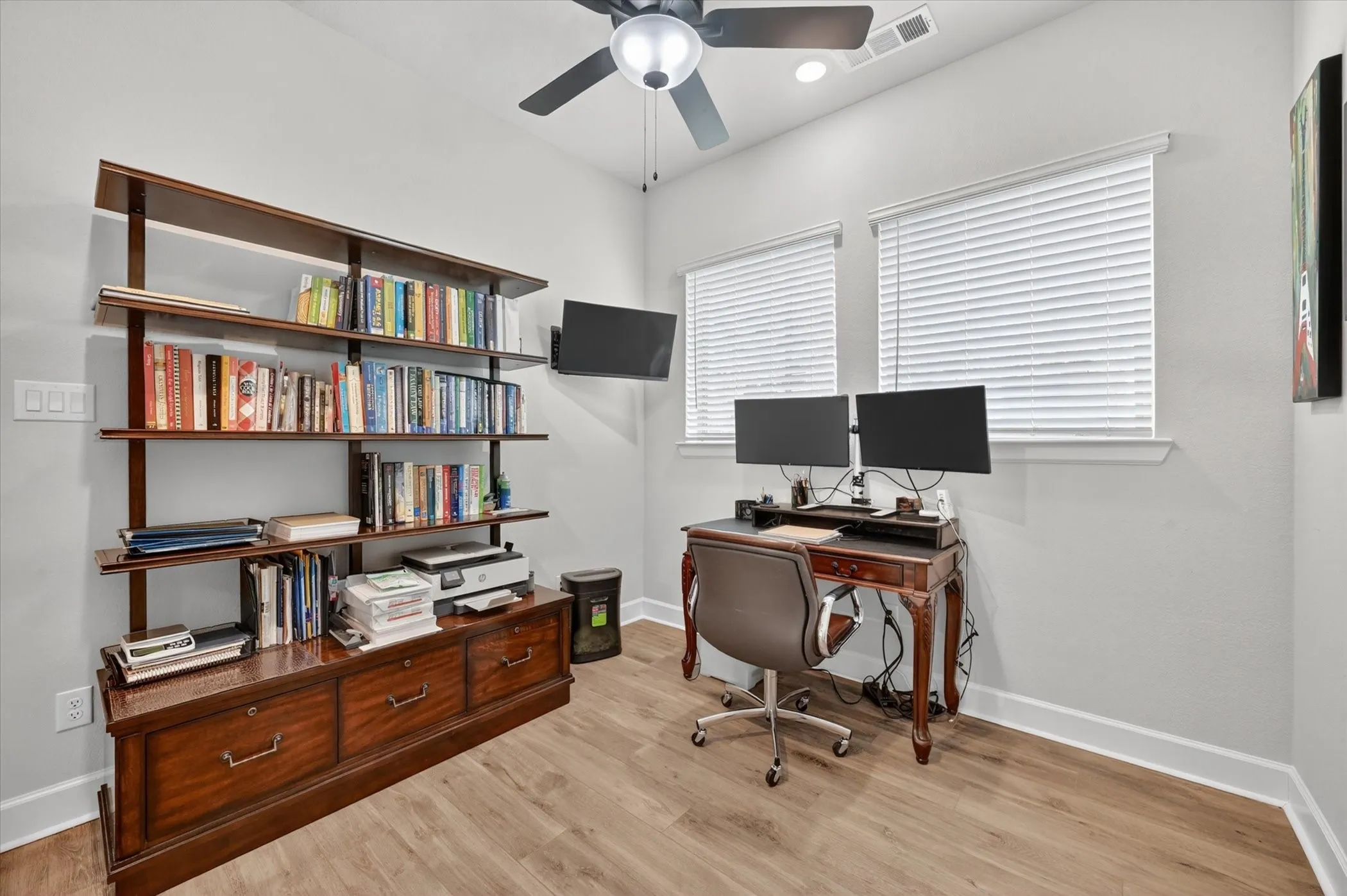 Single Family Residence For Sale in Denton County , 2512 Four Roses Drive, Lewisville, Texas 75056, 4 Bedroom, 4 Bathroom, 2 Garage spaces, 2,872 Sqft, built in 2022, Preowned, mls#21241391, Real Estate Agent in Lewisville, Homes For Sale in Denton county, Homes For Sale in Lewisville, Realtor in Lewisville Texas, Real Estate Brokerage Independent Realty Texas, Luminita Cordes Realtor