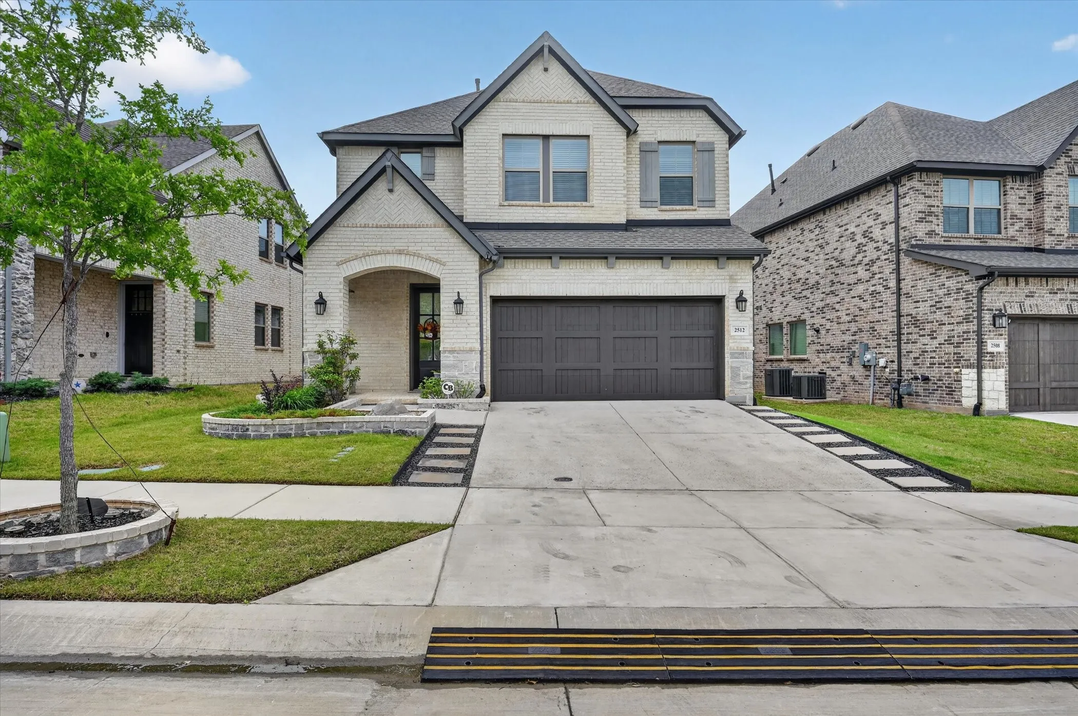 Single Family Residence For Sale in Denton County , 2512 Four Roses Drive, Lewisville, Texas 75056, 4 Bedroom, 4 Bathroom, 2 Garage spaces, 2,872 Sqft, built in 2022, Preowned, mls#21241391, Real Estate Agent in Lewisville, Homes For Sale in Denton county, Homes For Sale in Lewisville, Realtor in Lewisville Texas, Real Estate Brokerage Independent Realty Texas, Luminita Cordes Realtor