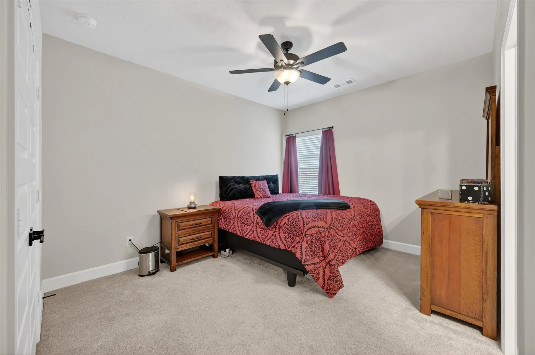 Single Family Residence For Sale in Denton County , 2512 Four Roses Drive, Lewisville, Texas 75056, 4 Bedroom, 4 Bathroom, 2 Garage spaces, 2,872 Sqft, built in 2022, Preowned, mls#21241391, Real Estate Agent in Lewisville, Homes For Sale in Denton county, Homes For Sale in Lewisville, Realtor in Lewisville Texas, Real Estate Brokerage Independent Realty Texas, Luminita Cordes Realtor