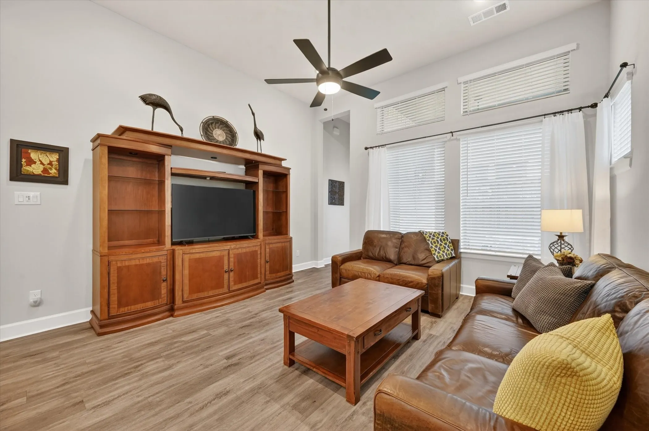 Single Family Residence For Sale in Denton County , 2512 Four Roses Drive, Lewisville, Texas 75056, 4 Bedroom, 4 Bathroom, 2 Garage spaces, 2,872 Sqft, built in 2022, Preowned, mls#21241391, Real Estate Agent in Lewisville, Homes For Sale in Denton county, Homes For Sale in Lewisville, Realtor in Lewisville Texas, Real Estate Brokerage Independent Realty Texas, Luminita Cordes Realtor