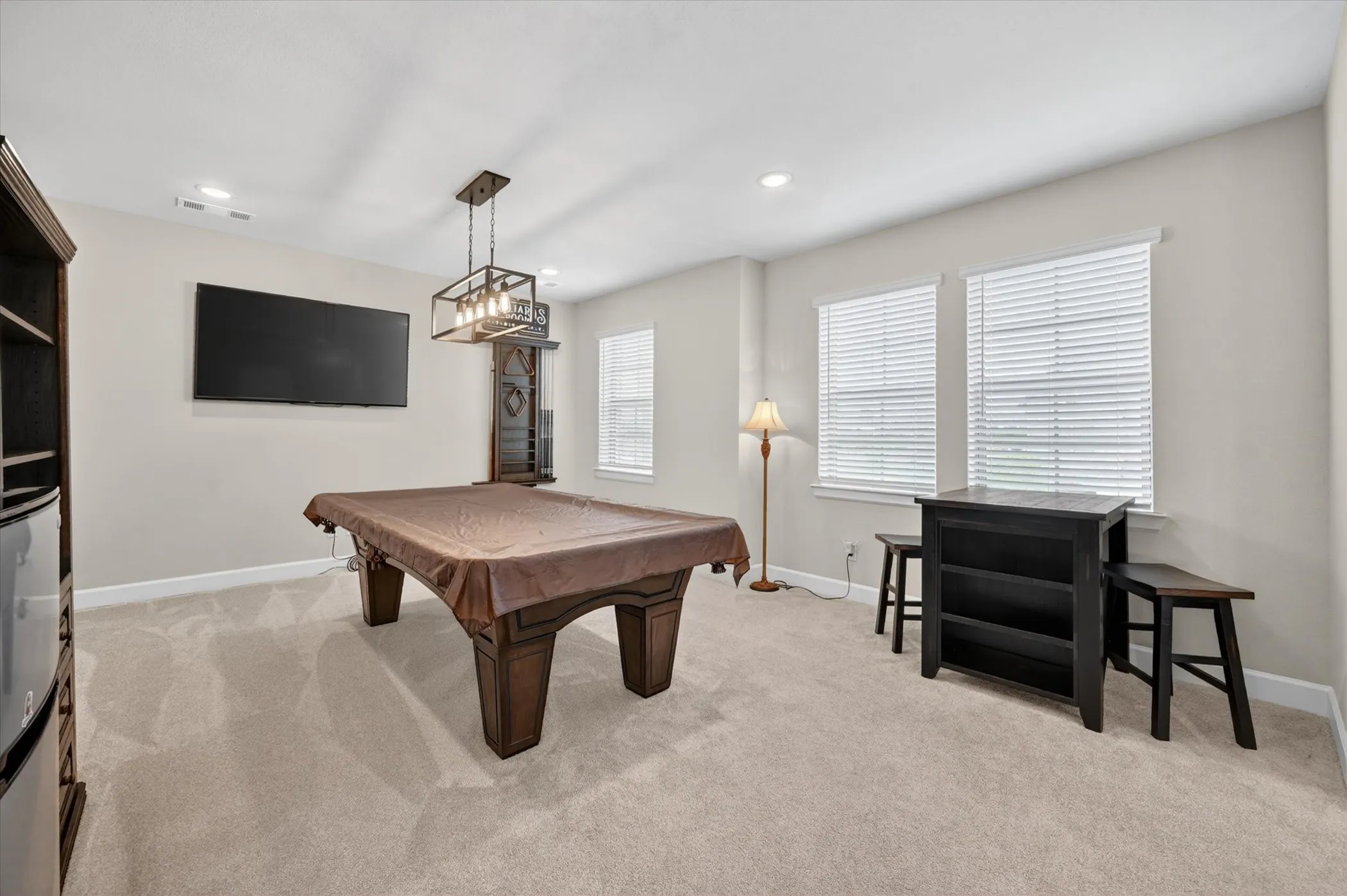 Single Family Residence For Sale in Denton County , 2512 Four Roses Drive, Lewisville, Texas 75056, 4 Bedroom, 4 Bathroom, 2 Garage spaces, 2,872 Sqft, built in 2022, Preowned, mls#21241391, Real Estate Agent in Lewisville, Homes For Sale in Denton county, Homes For Sale in Lewisville, Realtor in Lewisville Texas, Real Estate Brokerage Independent Realty Texas, Luminita Cordes Realtor