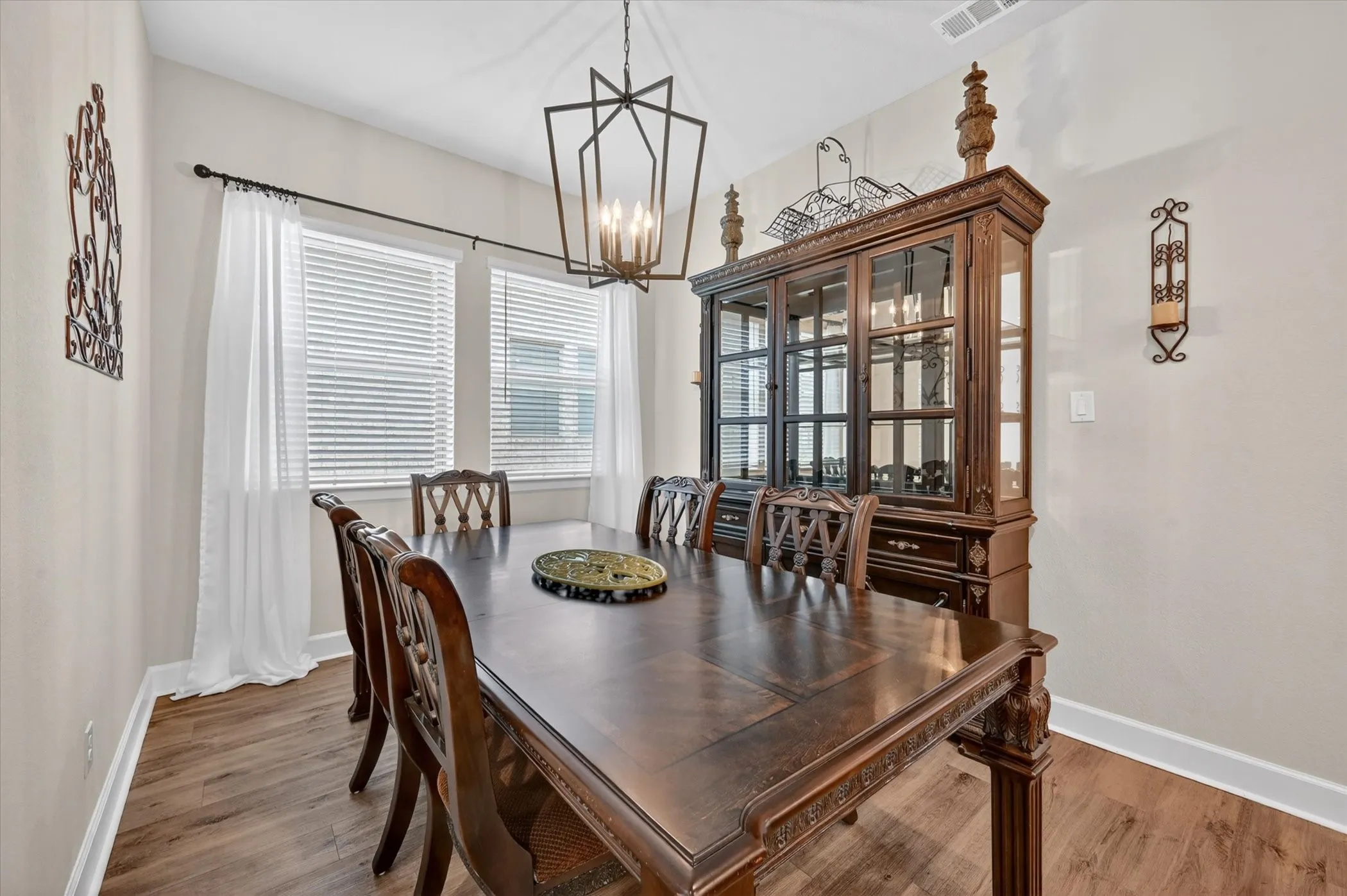 Single Family Residence For Sale in Denton County , 2512 Four Roses Drive, Lewisville, Texas 75056, 4 Bedroom, 4 Bathroom, 2 Garage spaces, 2,872 Sqft, built in 2022, Preowned, mls#21241391, Real Estate Agent in Lewisville, Homes For Sale in Denton county, Homes For Sale in Lewisville, Realtor in Lewisville Texas, Real Estate Brokerage Independent Realty Texas, Luminita Cordes Realtor