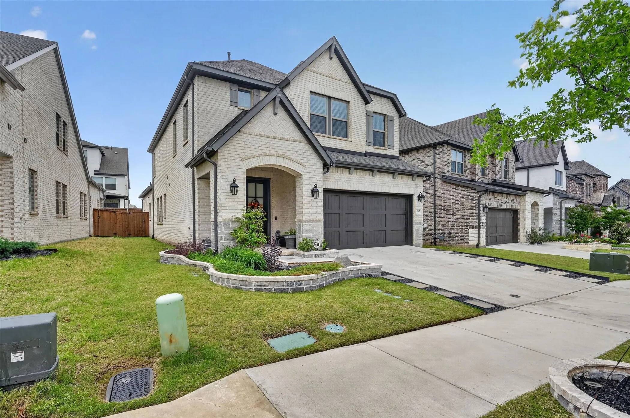 Single Family Residence For Sale in Denton County , 2512 Four Roses Drive, Lewisville, Texas 75056, 4 Bedroom, 4 Bathroom, 2 Garage spaces, 2,872 Sqft, built in 2022, Preowned, mls#21241391, Real Estate Agent in Lewisville, Homes For Sale in Denton county, Homes For Sale in Lewisville, Realtor in Lewisville Texas, Real Estate Brokerage Independent Realty Texas, Luminita Cordes Realtor