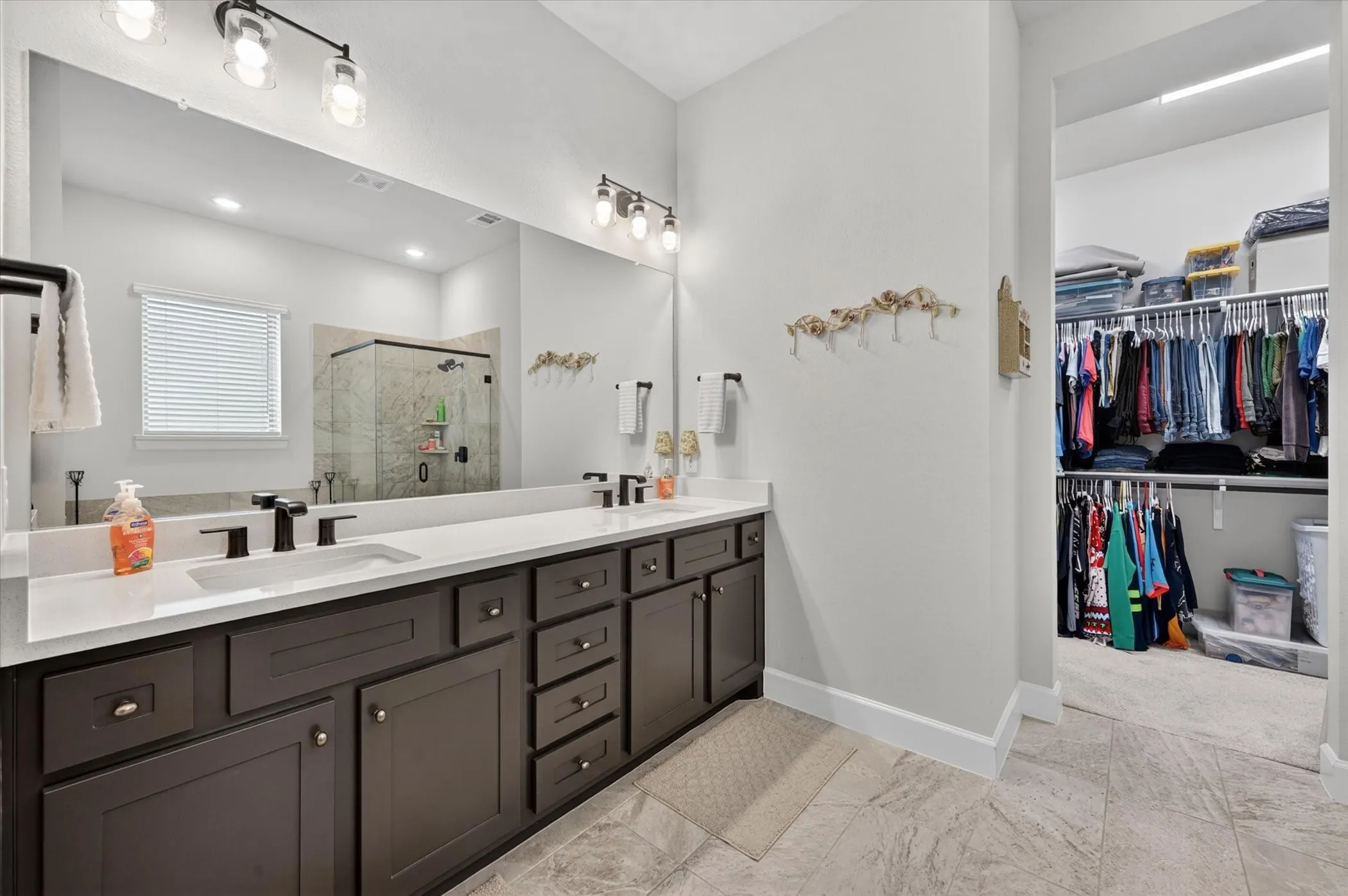 Single Family Residence For Sale in Denton County , 2512 Four Roses Drive, Lewisville, Texas 75056, 4 Bedroom, 4 Bathroom, 2 Garage spaces, 2,872 Sqft, built in 2022, Preowned, mls#21241391, Real Estate Agent in Lewisville, Homes For Sale in Denton county, Homes For Sale in Lewisville, Realtor in Lewisville Texas, Real Estate Brokerage Independent Realty Texas, Luminita Cordes Realtor