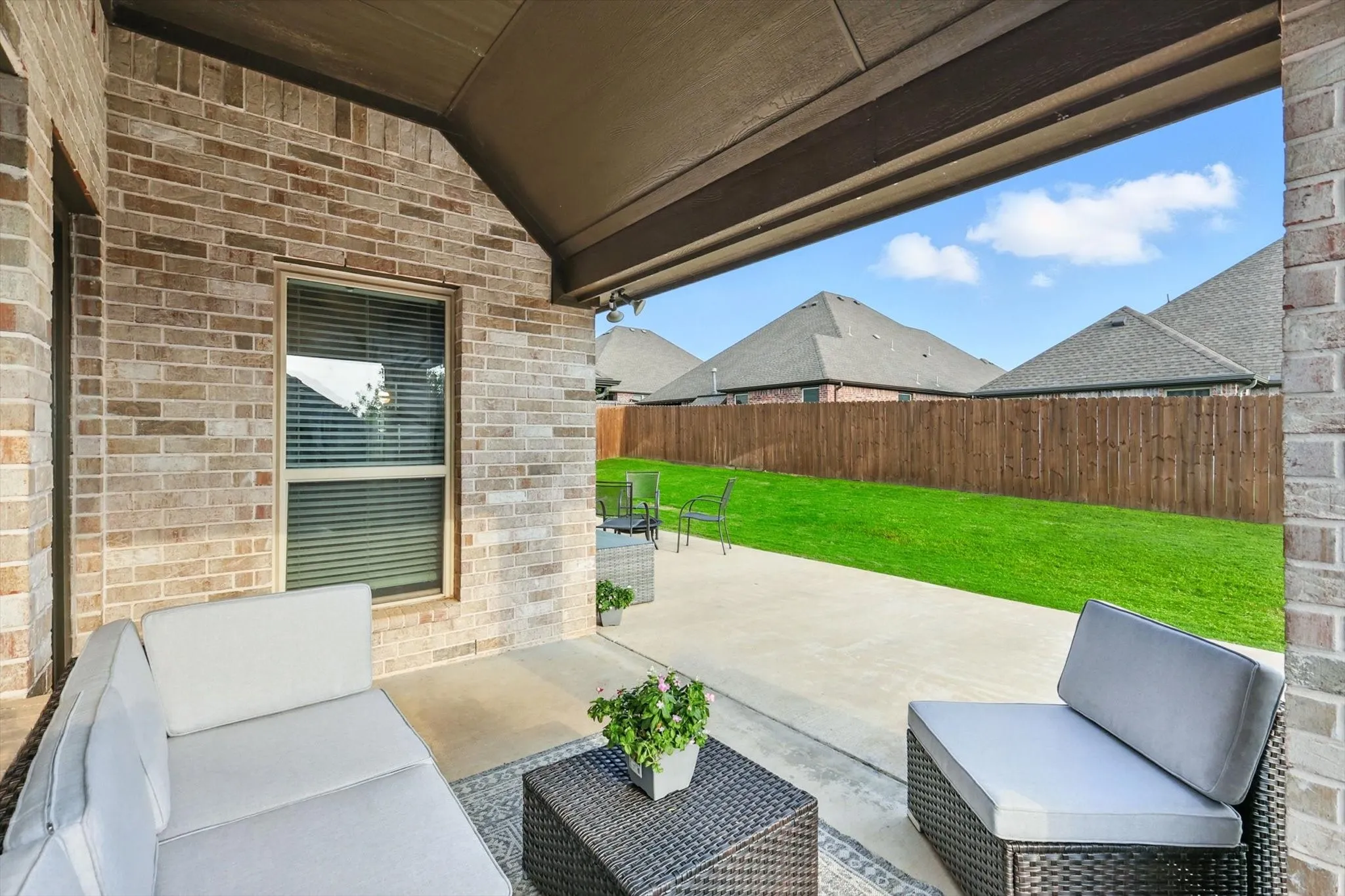 Just imagine a BBQ with friends in this space.