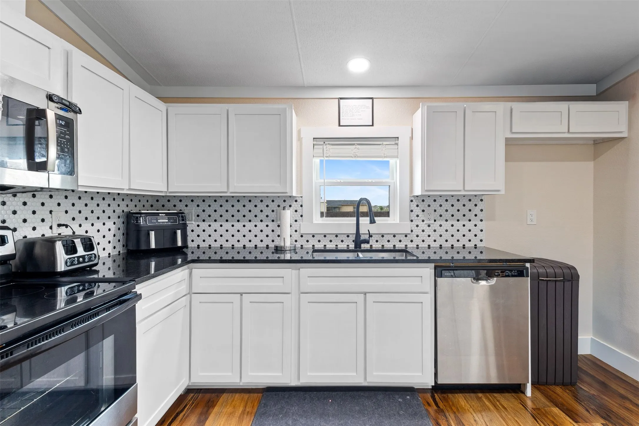 Manufactured Home For Sale in Denton County , 8425 Brahma Drive, Justin, Texas 76247, 5 Bedroom, 3 Bathroom, 2 Garage spaces, 2,128 Sqft, built in 2004, Preowned, mls#21242137, Real Estate Agent in Justin, Homes For Sale in Denton county, Homes For Sale in Justin, Realtor in Justin Texas, Real Estate Brokerage Independent Realty Texas, Luminita Cordes Realtor