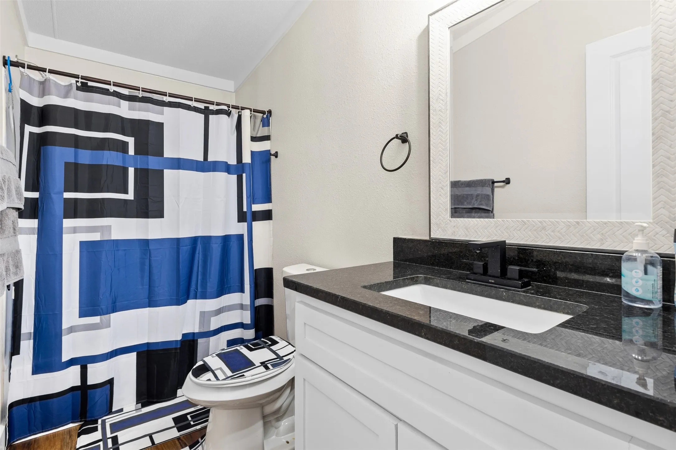 Manufactured Home For Sale in Denton County , 8425 Brahma Drive, Justin, Texas 76247, 5 Bedroom, 3 Bathroom, 2 Garage spaces, 2,128 Sqft, built in 2004, Preowned, mls#21242137, Real Estate Agent in Justin, Homes For Sale in Denton county, Homes For Sale in Justin, Realtor in Justin Texas, Real Estate Brokerage Independent Realty Texas, Luminita Cordes Realtor