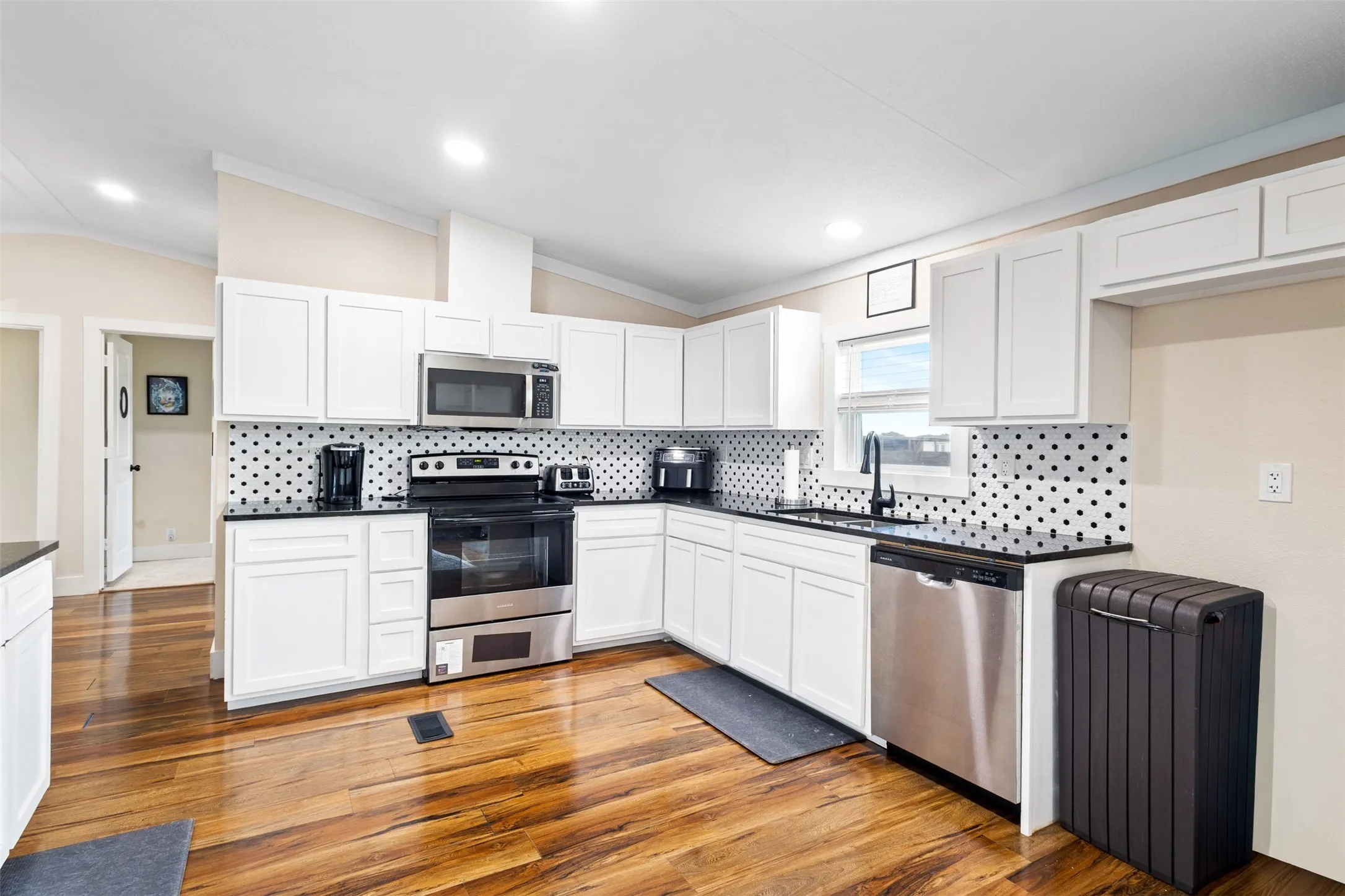 Manufactured Home For Sale in Denton County , 8425 Brahma Drive, Justin, Texas 76247, 5 Bedroom, 3 Bathroom, 2 Garage spaces, 2,128 Sqft, built in 2004, Preowned, mls#21242137, Real Estate Agent in Justin, Homes For Sale in Denton county, Homes For Sale in Justin, Realtor in Justin Texas, Real Estate Brokerage Independent Realty Texas, Luminita Cordes Realtor