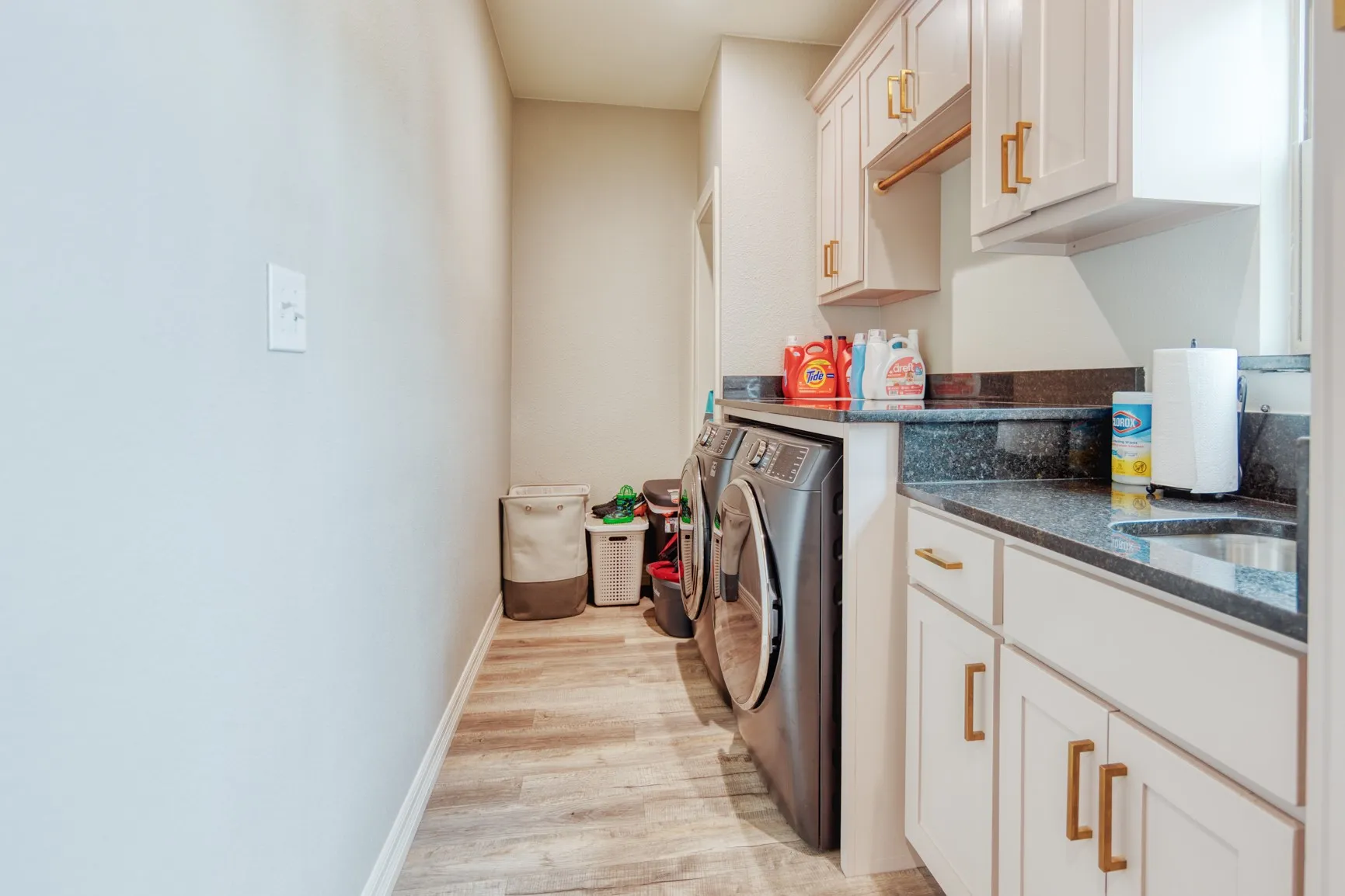 Single Family Residence For Sale in Grayson County , 113 Smith, Tioga, Texas 76271, 3 Bedroom, 2 Bathroom, Garage spaces, 1,632 Sqft, built in 1925, mls#21239937, Real Estate Agent in Tioga, Homes For Sale in Grayson county, Homes For Sale in Tioga, Realtor in Tioga Texas, Real Estate Brokerage Independent Realty Texas, Luminita Cordes Realtor